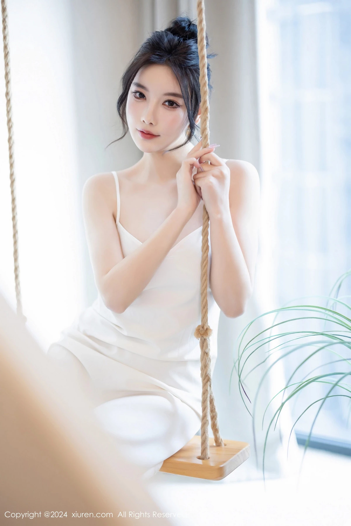 秀人集.com_[XiuRen秀人网]No.8538_女神杨晨晨Yome性感白色连衣裙配白色丝袜秀完美身材诱惑写真81P