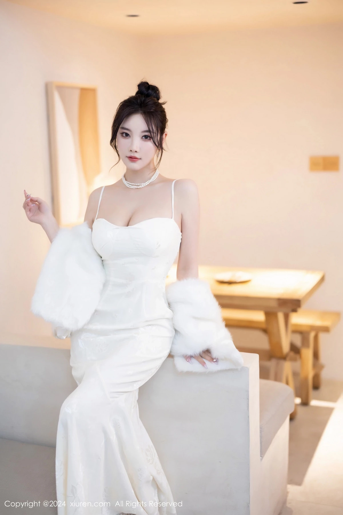 秀人集.com_[XiuRen秀人网]No.8538_女神杨晨晨Yome性感白色连衣裙配白色丝袜秀完美身材诱惑写真81P