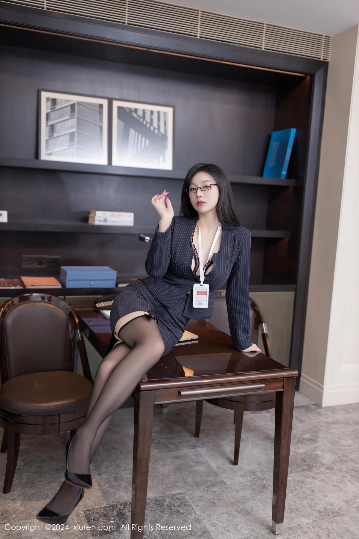 秀人集.com_[XiuRen秀人网]No.8537_模特安然anran性感OL制服露黑色蕾丝内衣配黑丝袜惹火诱惑写真80P