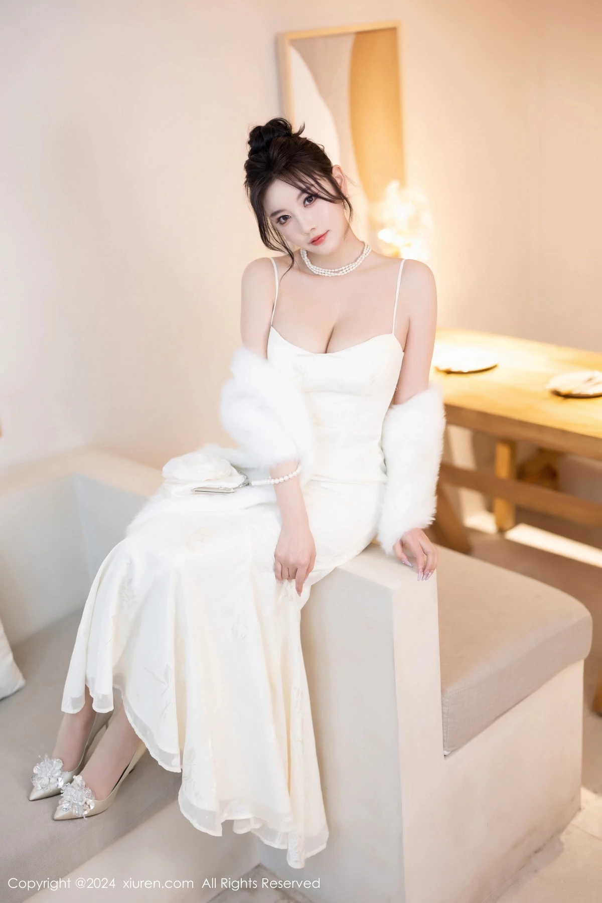 秀人集.com_[XiuRen秀人网]No.8538_女神杨晨晨Yome性感白色连衣裙配白色丝袜秀完美身材诱惑写真81P