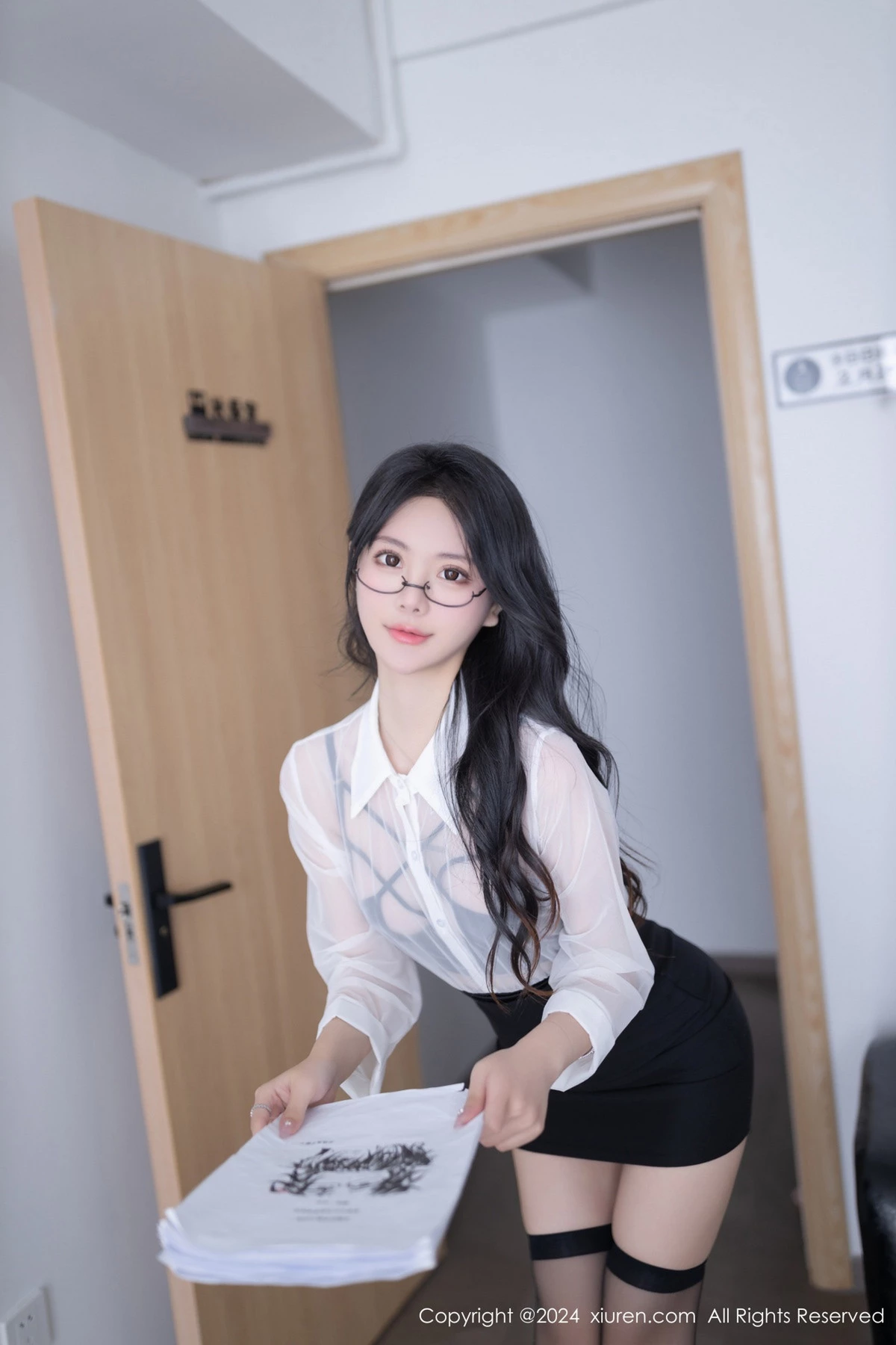 秀人集.com_[XiuRen秀人网]No.8560_模特幼幼性感秘书OL制服露黑色高叉连体衣秀完美身材诱惑写真80P