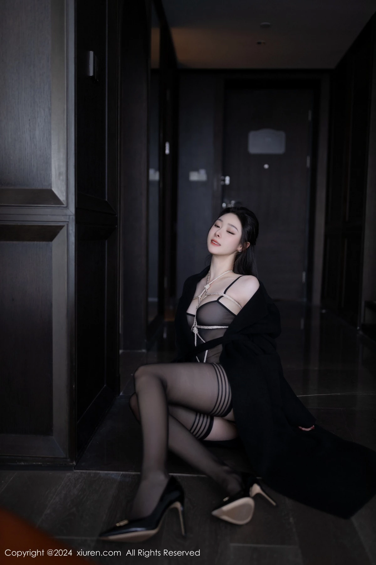 秀人集.com_[XiuRen秀人网]No.8552_模特小逗逗性感黑色薄纱连体衣情趣捆绑秀惹火身材撩人诱惑写真80P