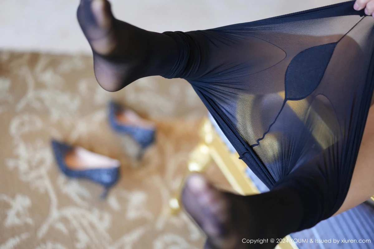 秀人集.com_[YouMi尤蜜荟]Vol.1063_模特赵可欣baby性感白T配黑短裙露超薄黑丝秀曼妙身姿诱惑写真73P