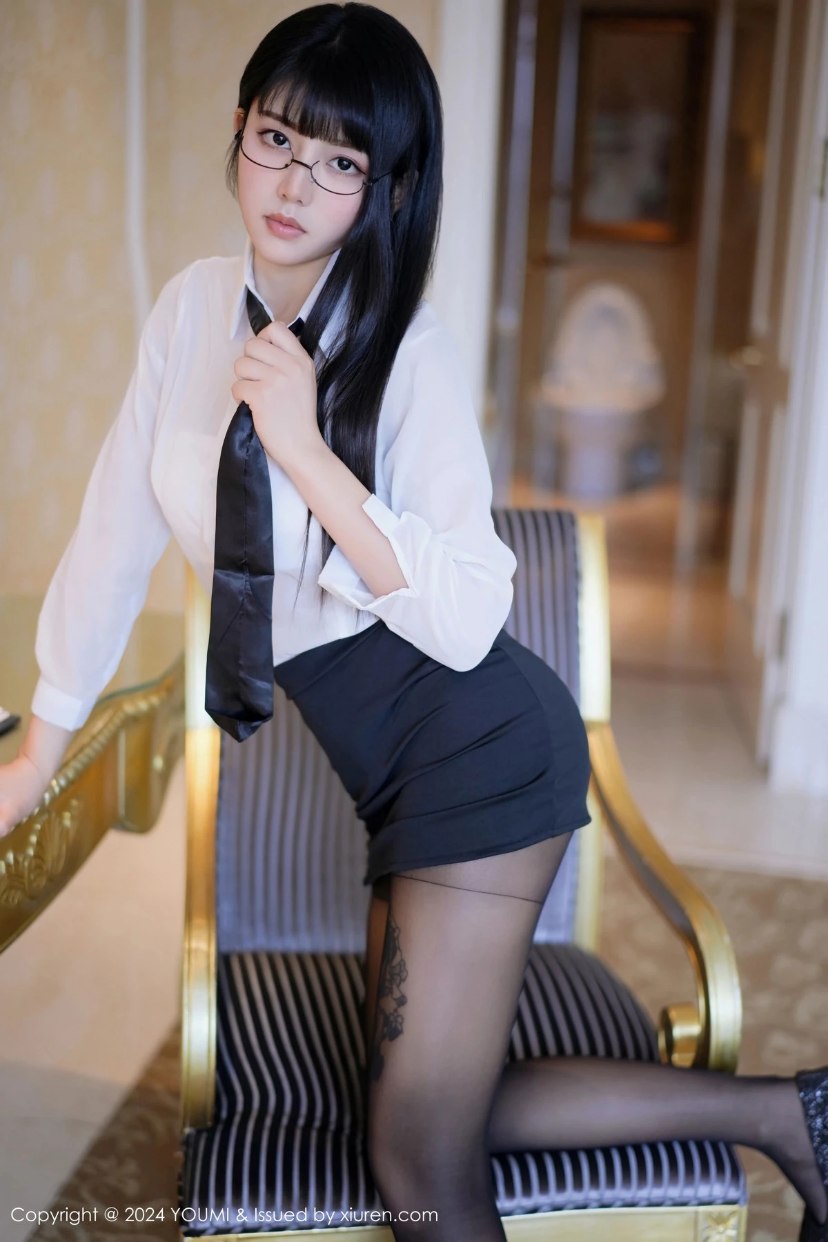 秀人集.com_[YouMi尤蜜荟]Vol.1063_模特赵可欣baby性感白T配黑短裙露超薄黑丝秀曼妙身姿诱惑写真73P