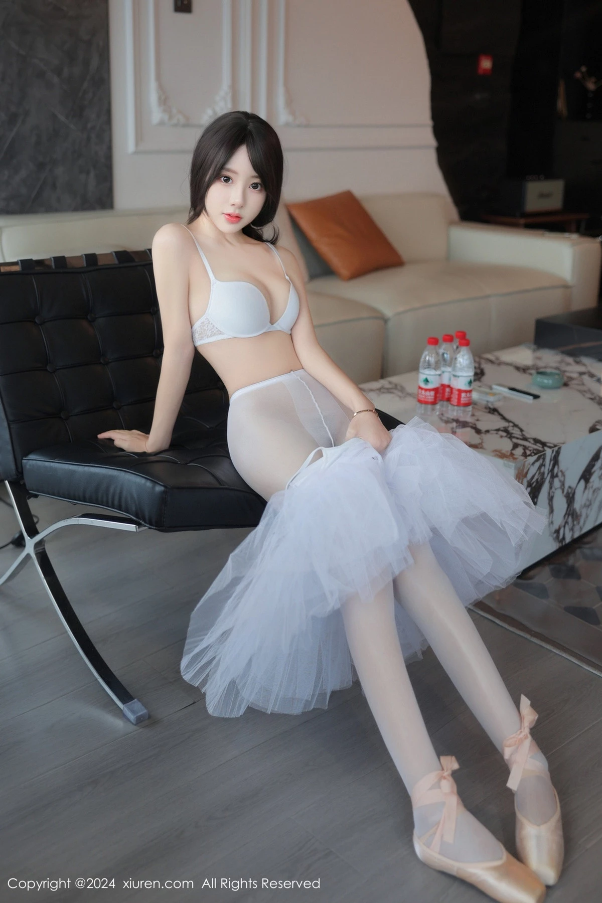 秀人集.com_[XiuRen秀人网]No.8564_模特桃妖夭性感白色芭蕾连体衣配白丝裤袜秀曼妙身姿诱惑写真80P