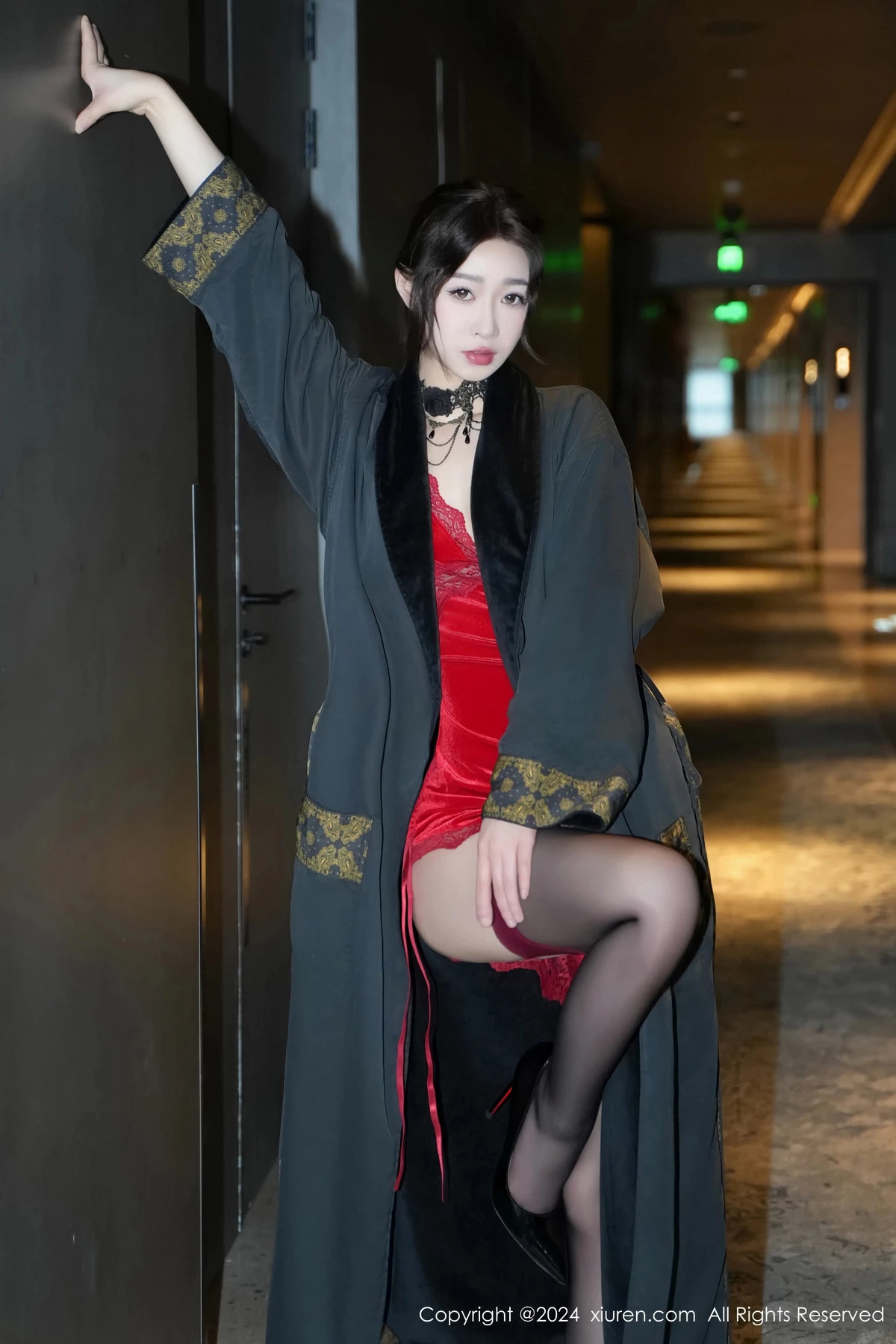 秀人集.com_[XiuRen秀人网]No.8547_模特软糖爱喝奶性感红色吊带短裙配黑丝吊袜秀曼妙身姿诱惑写真73P