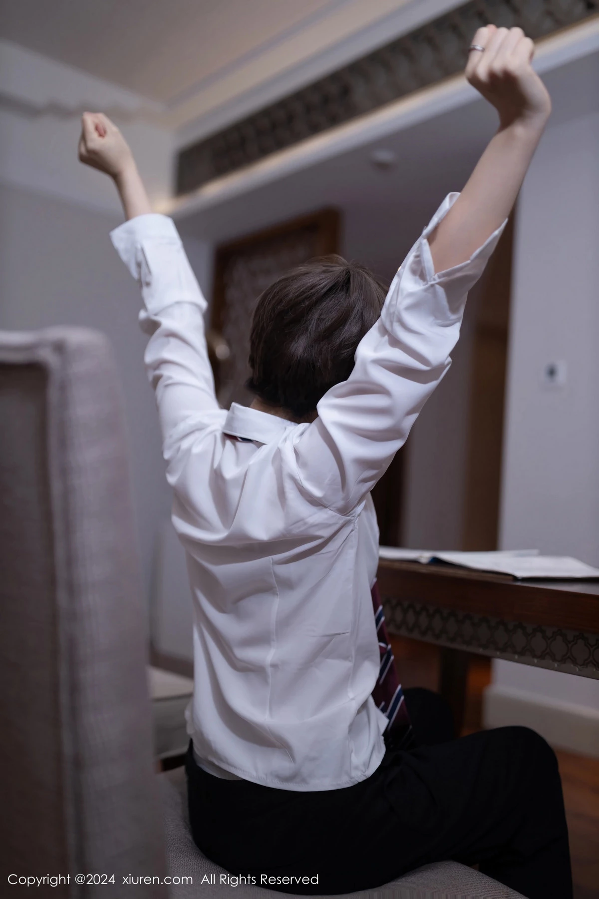 秀人集.com_[XiuRen秀人网]No.8579_模特杏子Yada性感灰色制服露黑色内衣配超薄肉丝迷人诱惑写真83P