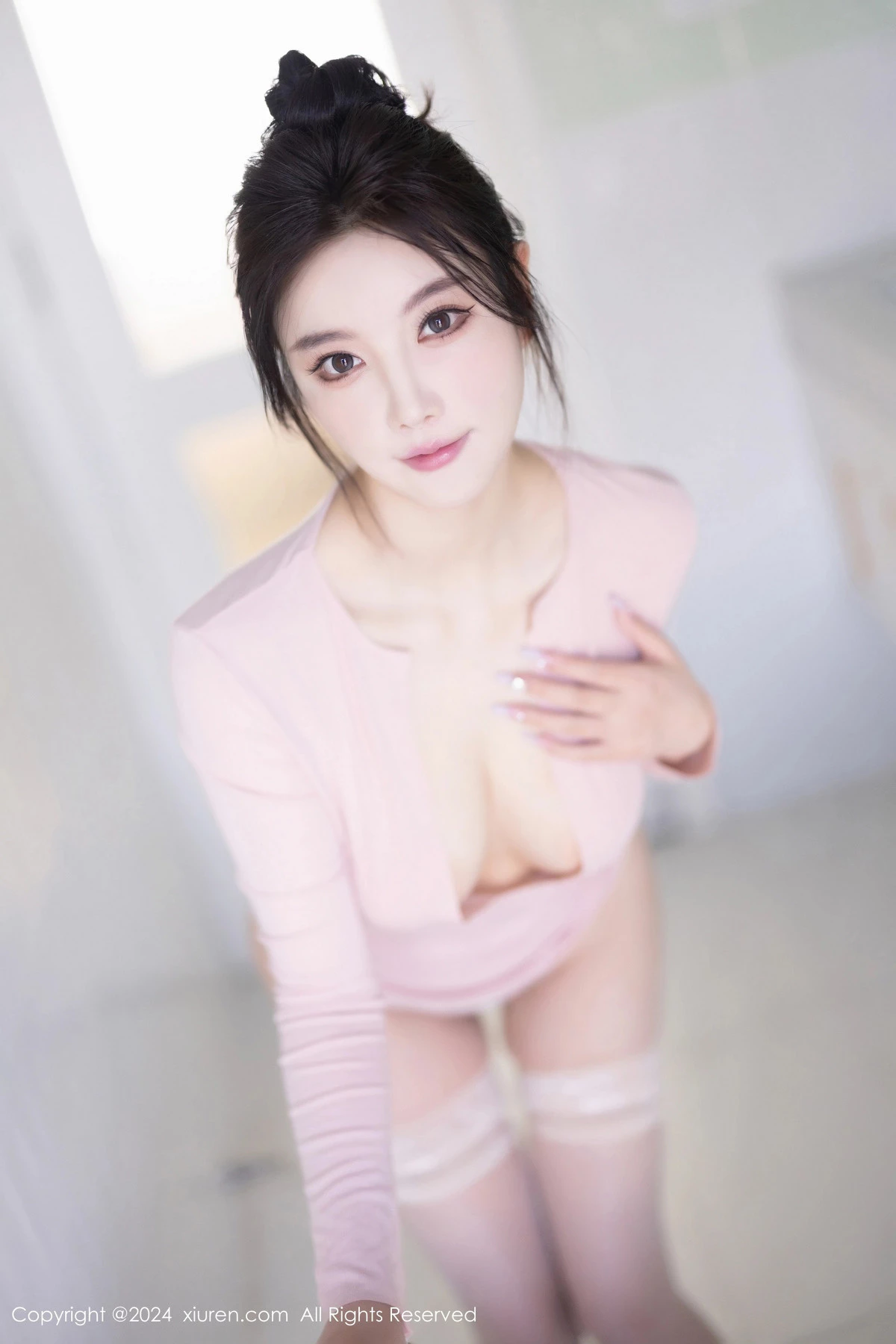 秀人集.com_[XiuRen秀人网]No.8570_女神杨晨晨Yome性感白色连衣短裙配白丝吊袜秀完美身材诱惑写真80P