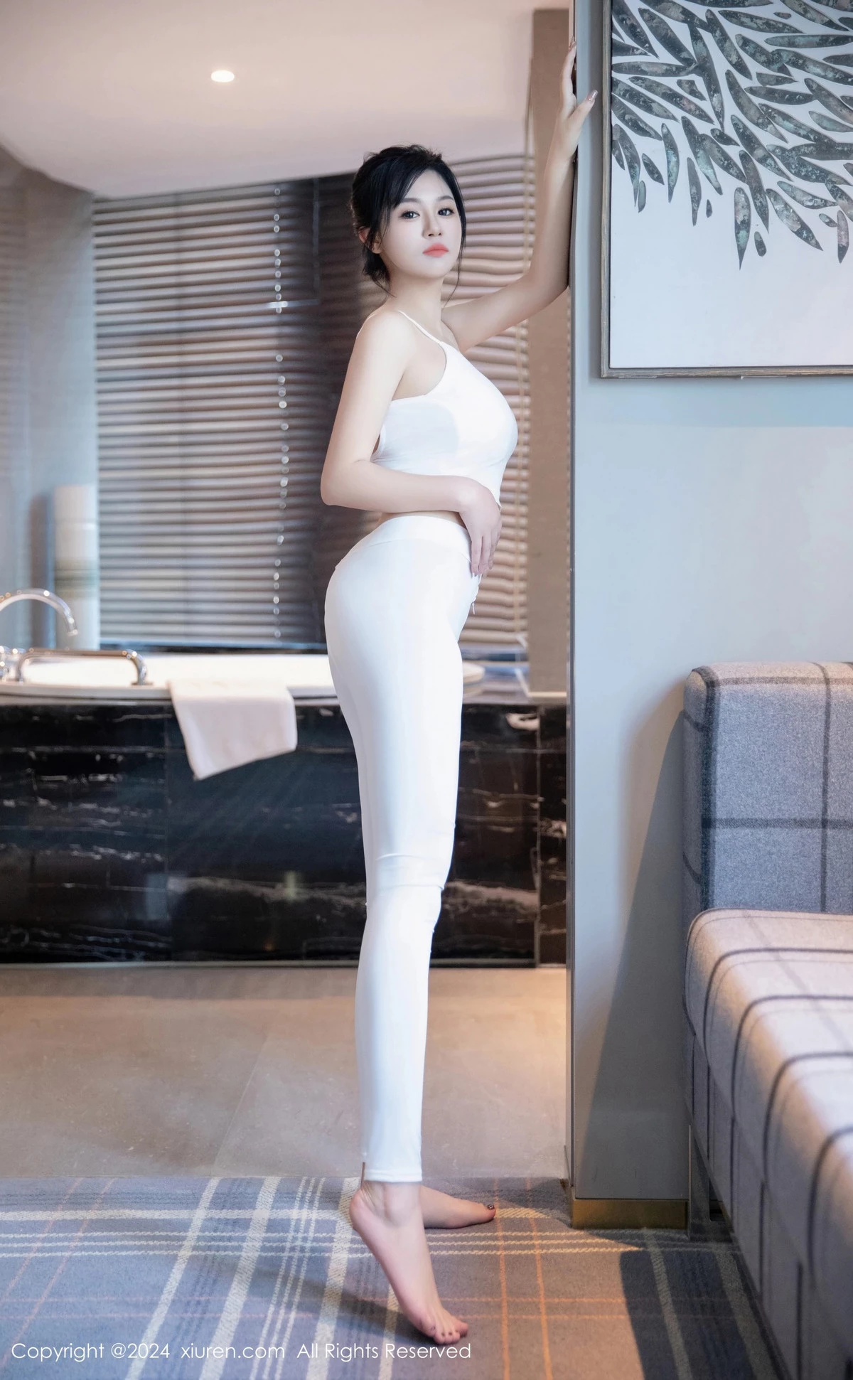 秀人集.com_[XiuRen秀人网]No.8575_模特金小依性感白色吊带上衣配紧身运动裤秀曼妙身姿诱惑写真75P