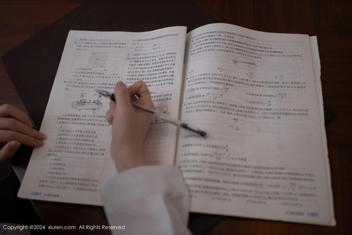 秀人集.com_[XiuRen秀人网]No.8579_模特杏子Yada性感灰色制服露黑色内衣配超薄肉丝迷人诱惑写真83P