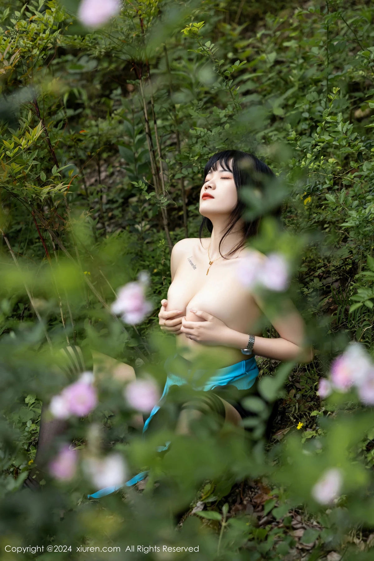 秀人集.com_[XiuRen秀人网]No.8586_模特唐安诺户外性感黑色百褶裙配黑色丝袜秀曼妙身姿迷人写真81P