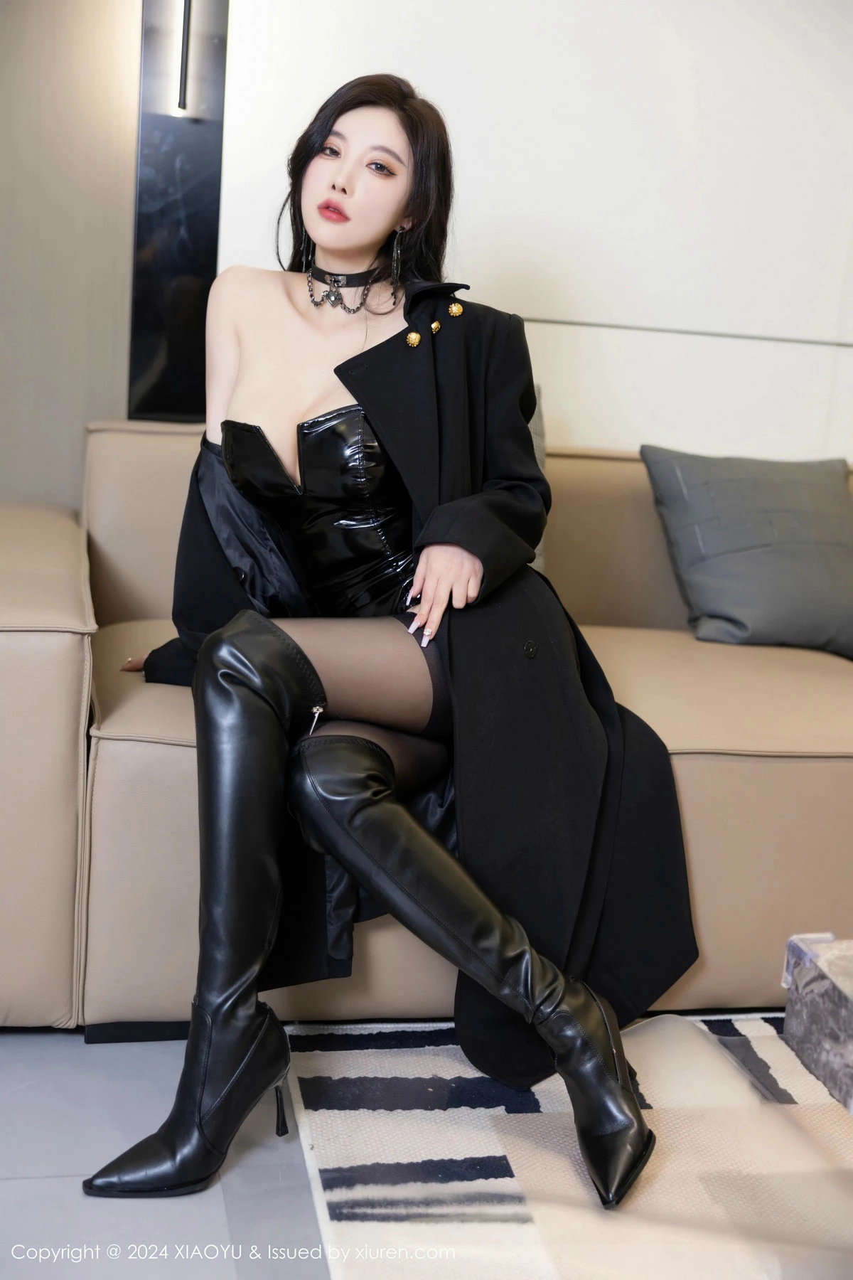 秀人集.com_[XiaoYu画语界]Vol.1241_女神杨晨晨Yome黑色外套露性感黑色皮质内衣秀丰腴身材诱惑写真85P