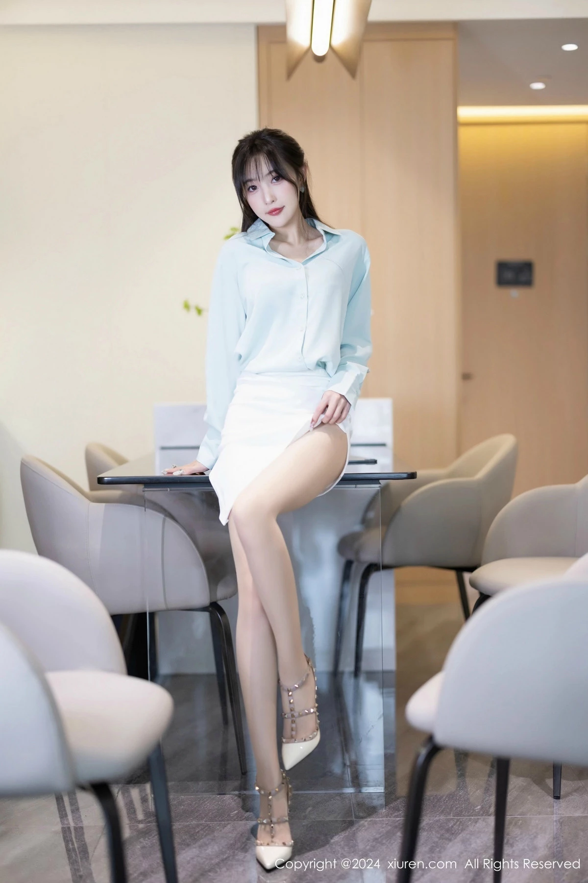 秀人集.com_[XiuRen秀人网]No.8589_模特林星阑性感浅绿衬衫配白短裙露超薄肉丝秀曼妙身姿诱惑写真86P