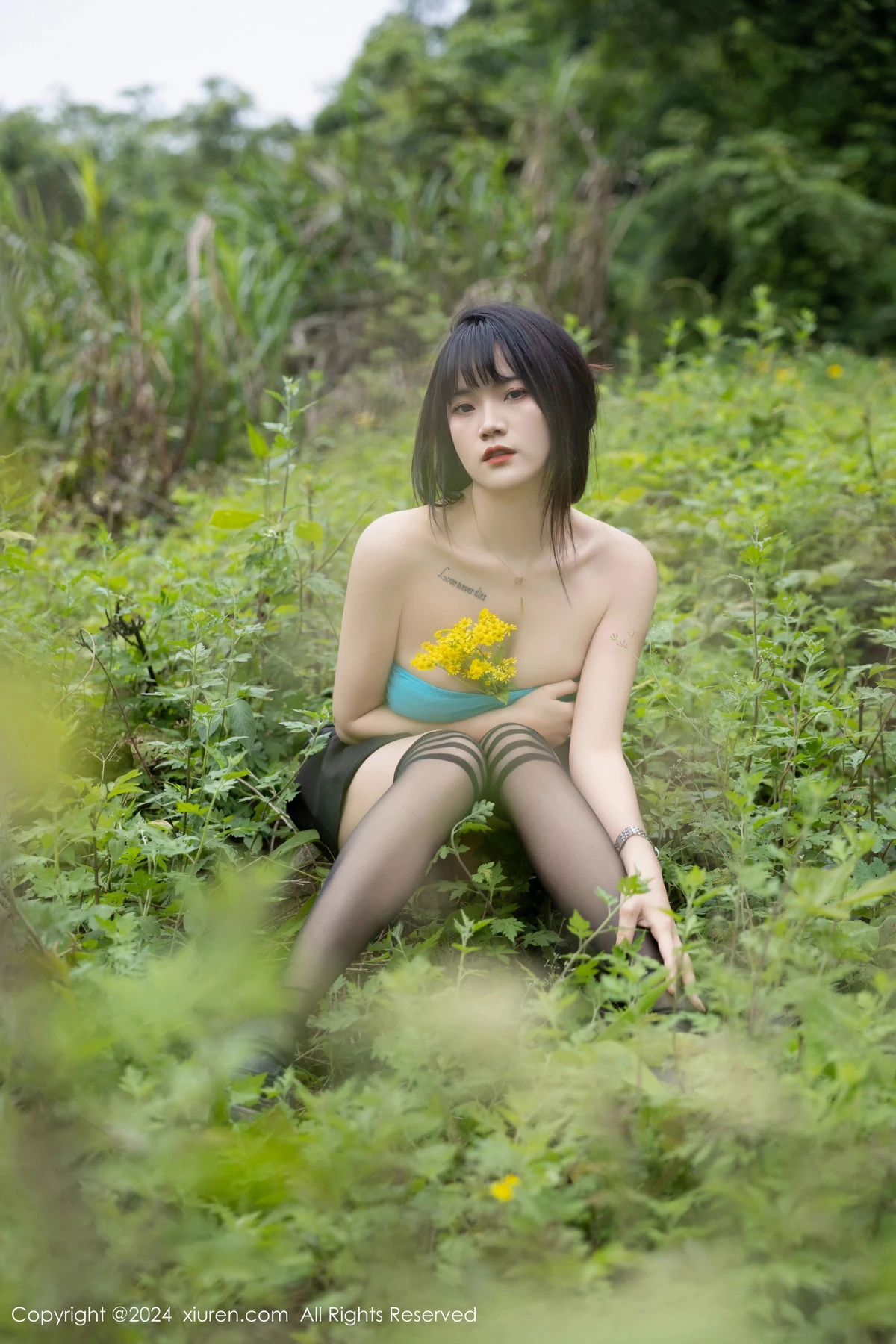 秀人集.com_[XiuRen秀人网]No.8586_模特唐安诺户外性感黑色百褶裙配黑色丝袜秀曼妙身姿迷人写真81P