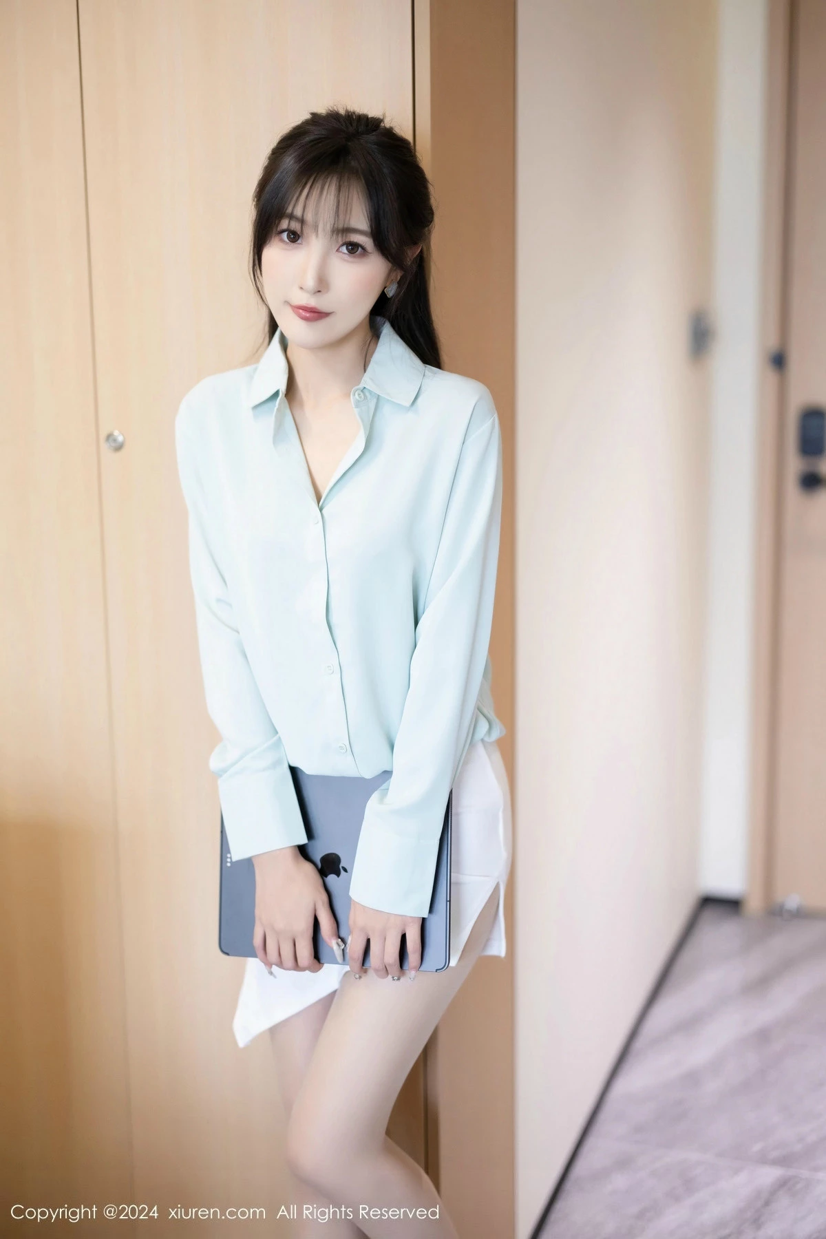 秀人集.com_[XiuRen秀人网]No.8589_模特林星阑性感浅绿衬衫配白短裙露超薄肉丝秀曼妙身姿诱惑写真86P
