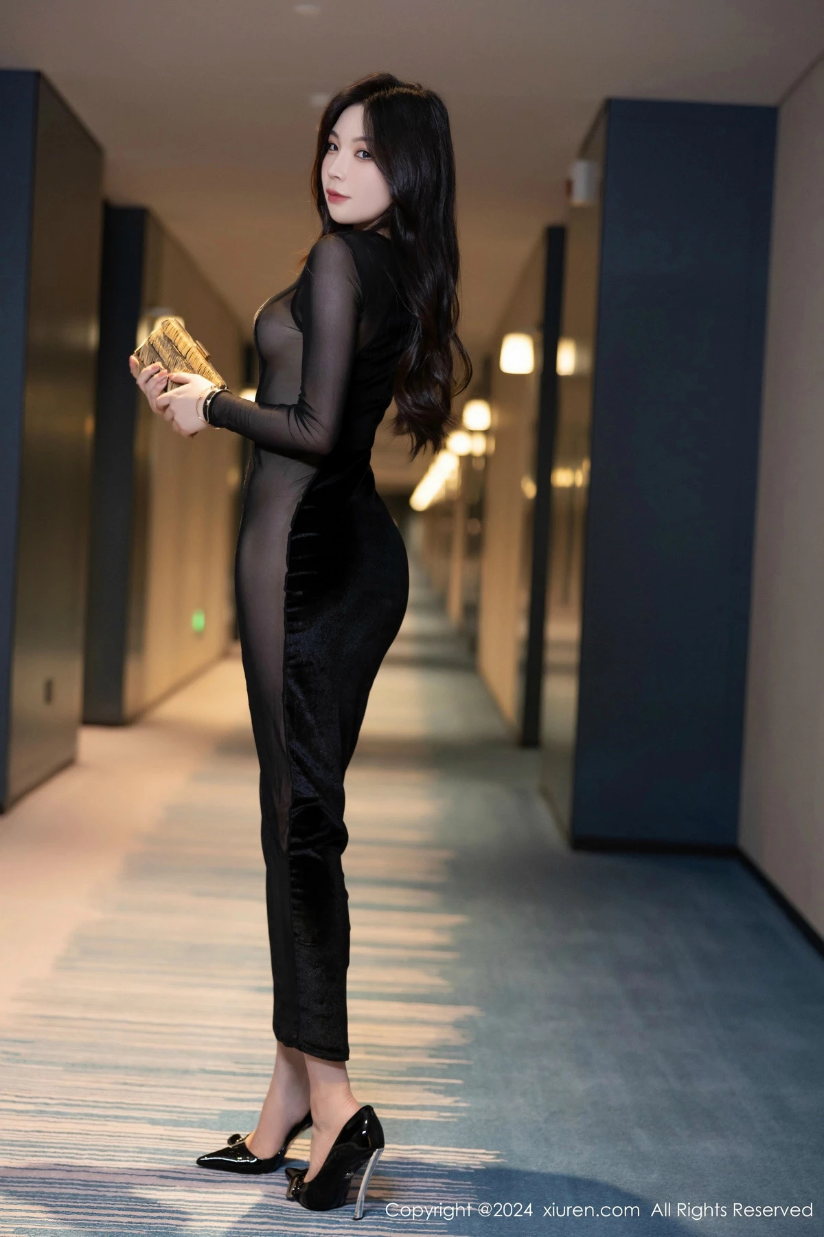 秀人集.com_[XiuRen秀人网]No.8598_女神徐莉芝Booty性感黑色连衣裙+淡蓝色薄透连体衣迷人诱惑写真90P