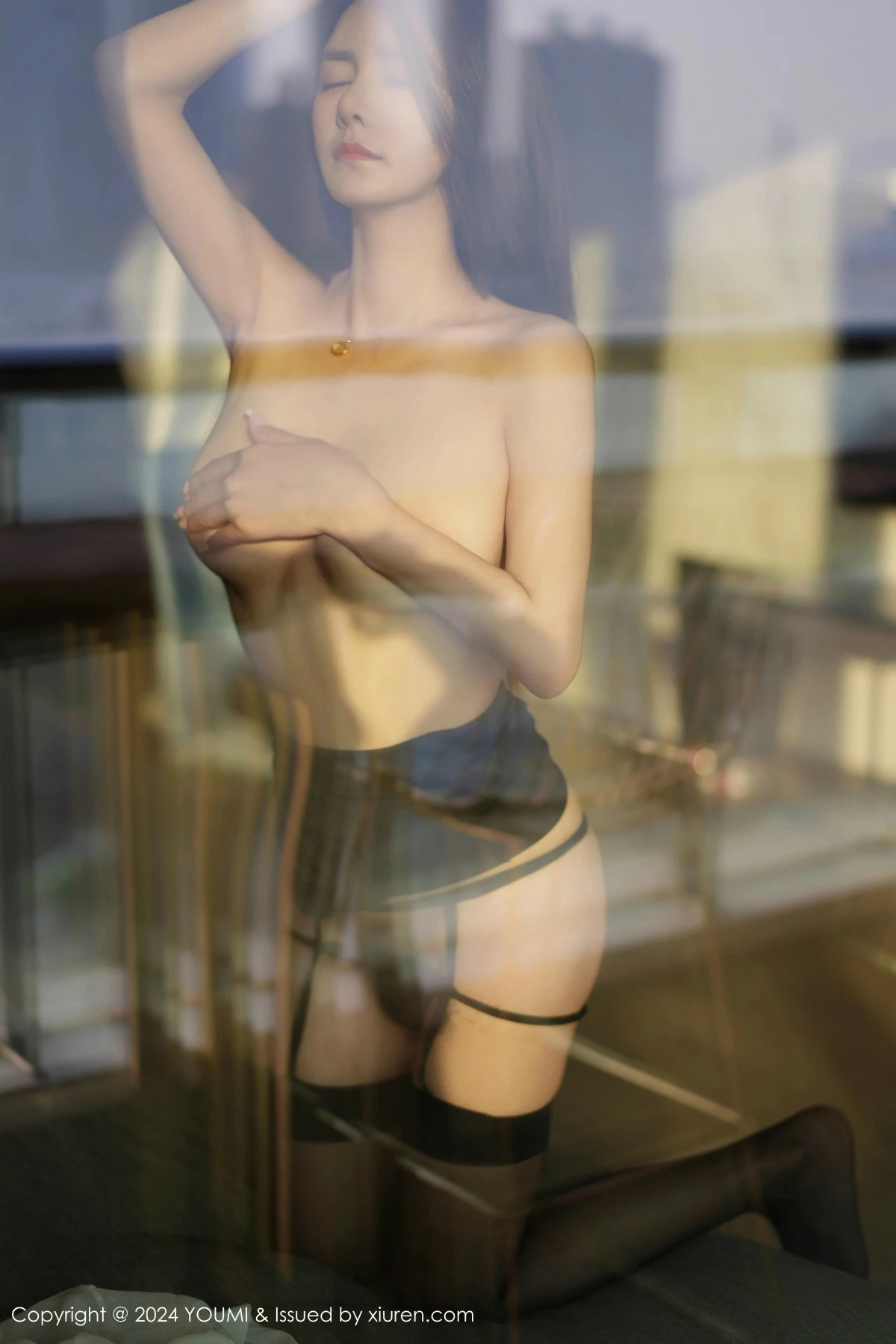 秀人集.com_[XiuRen秀人网]No.8584_新人模特美少女@性感浅蓝色T恤配短裙露黑丝袜秀美腿诱惑写真79P