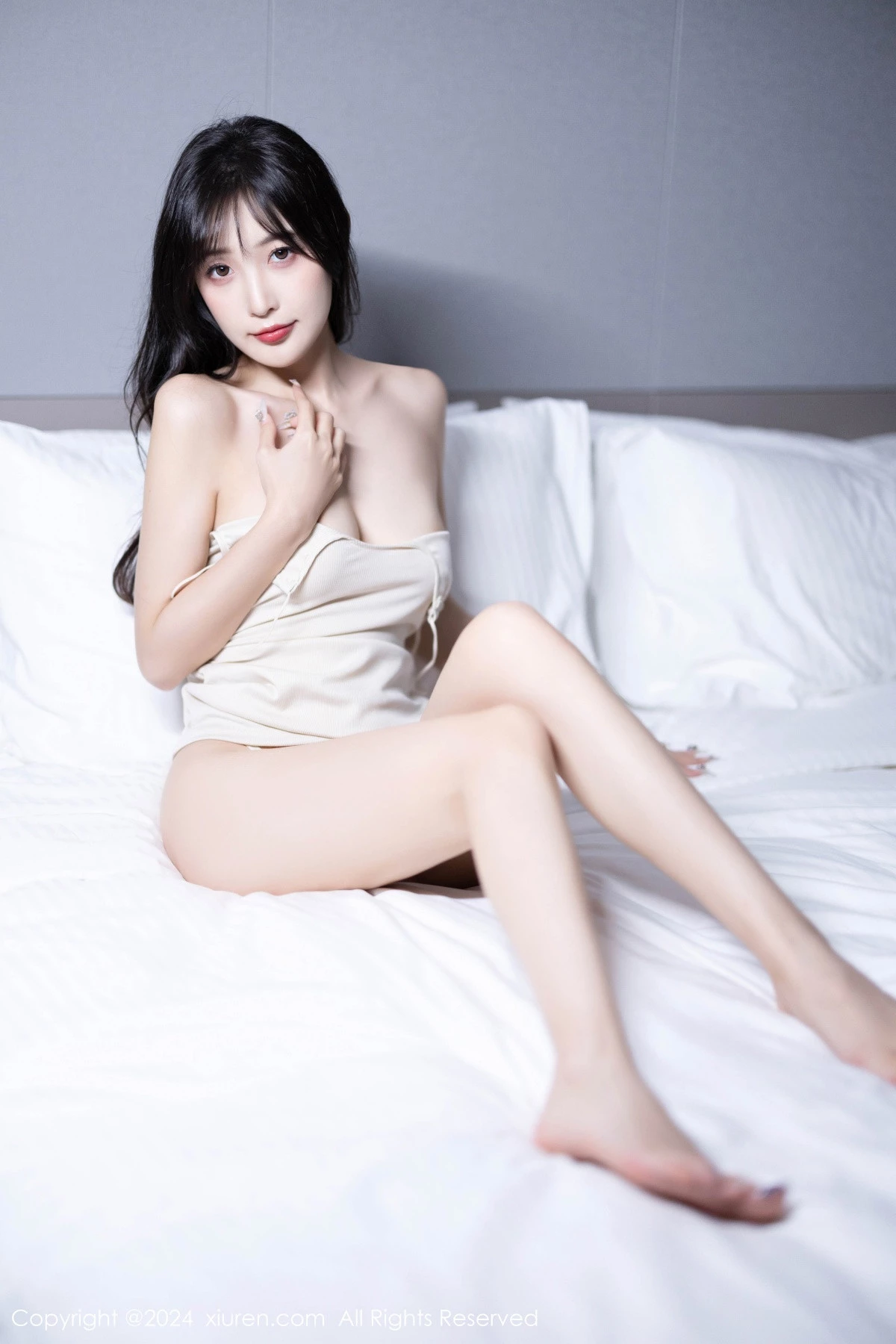 秀人集.com_[XiuRen秀人网]No.8619_模特林星阑性感浅绿色露肩连衣短裙配超薄无内黑丝极致魅惑写真90P