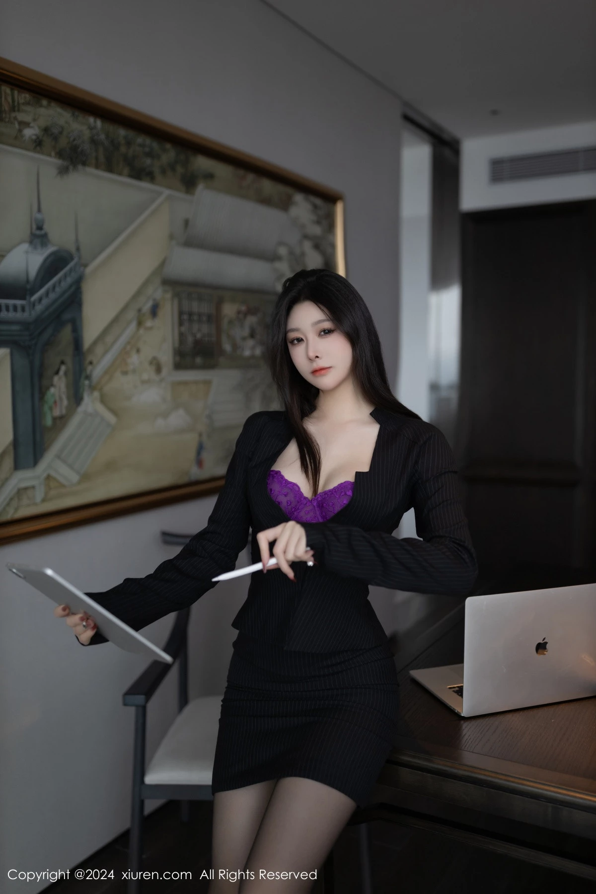 秀人集.com_[XiuRen秀人网]No.8626_模特小逗逗黑色秘书OL服饰露紫色内衣配超薄黑丝极致魅惑写真81P