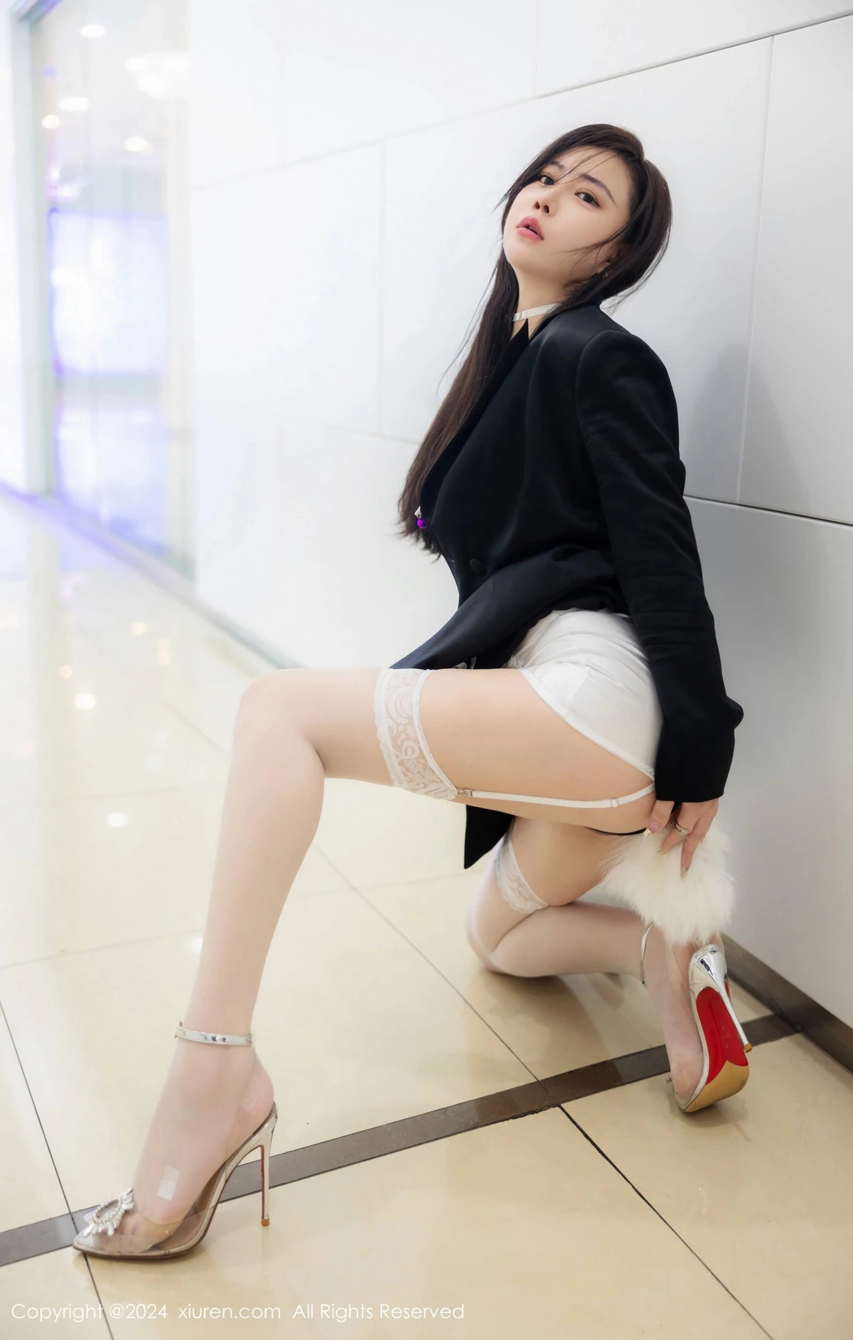 秀人集.com_[XiuRen秀人网]No.8642_模特王婉悠Queen性感白色内衣配白丝吊袜秀惹火身材诱惑写真86P