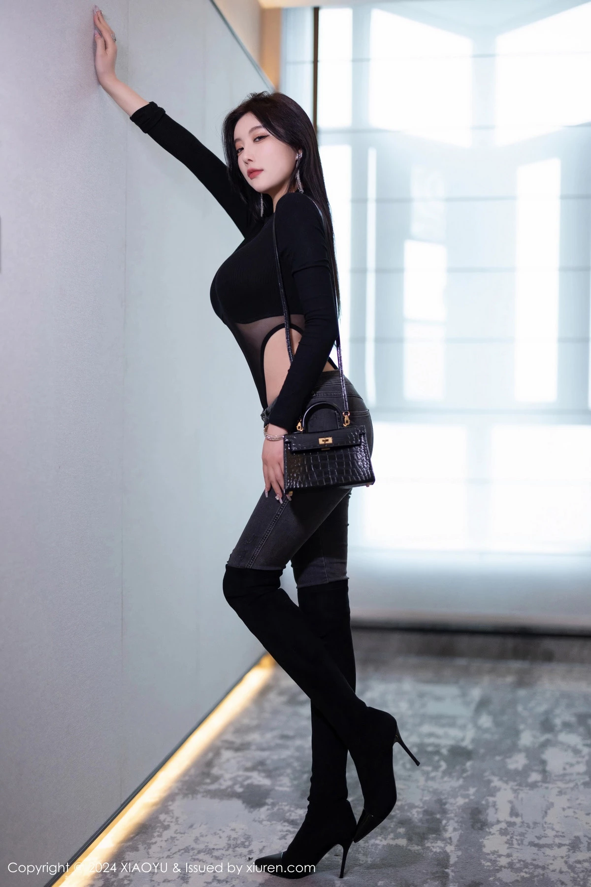 秀人集.com_[XiaoYu画语界]Vol.1243_女神杨晨晨Yome性感黑色网状服饰配黑长靴秀丰腴身材诱惑写真81P