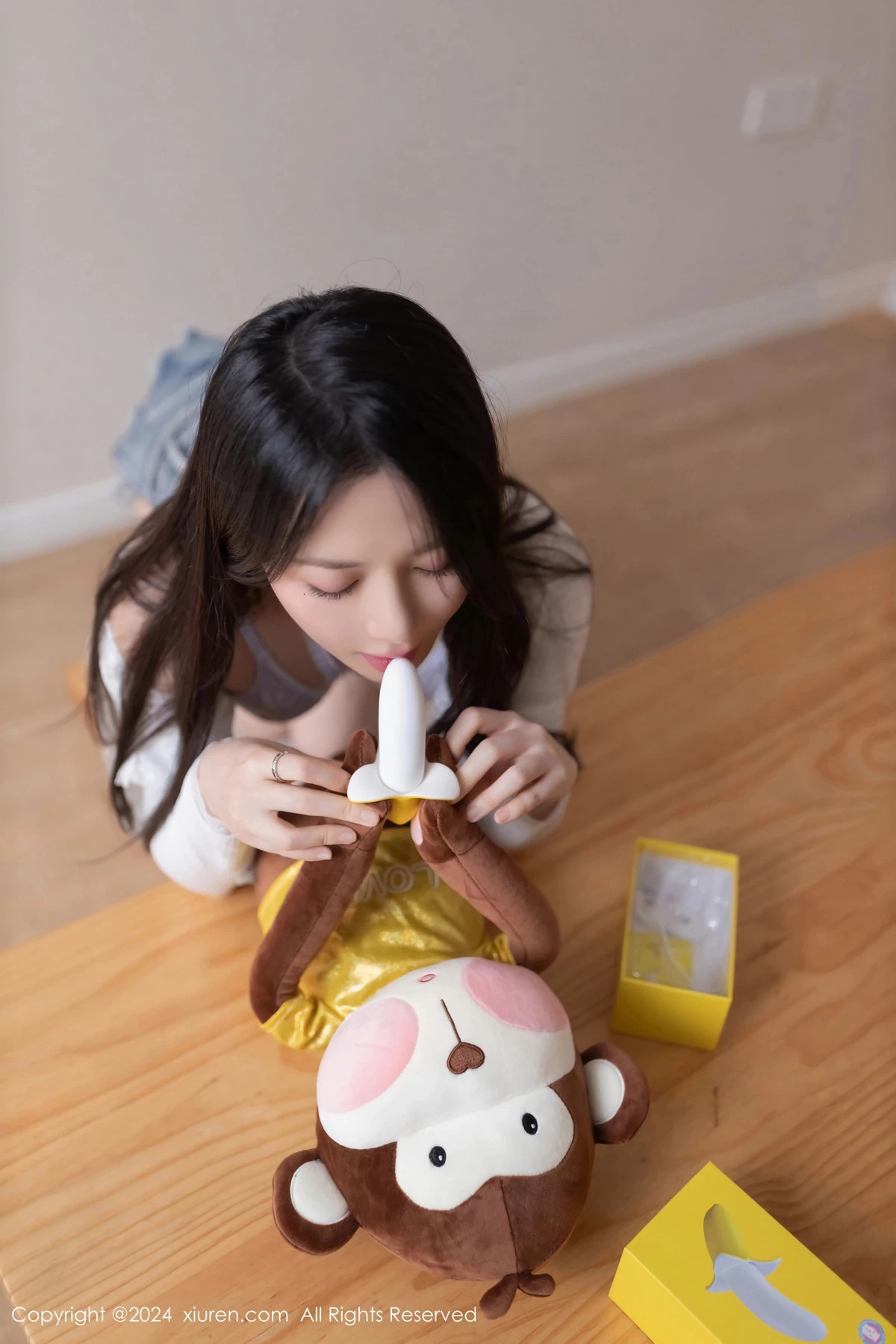 秀人集.com_[XiuRen秀人网]No.8639_模特鱼子酱Fish性感白色短T配紫色情趣内衣秀曼妙身姿诱惑写真80P