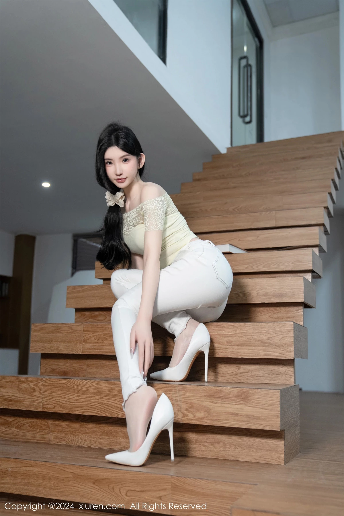 秀人集.com_[XiuRen秀人网]No.8633_女神周于希Sally图书馆场景白色长裤露超薄肉丝秀美腿诱惑写真91P