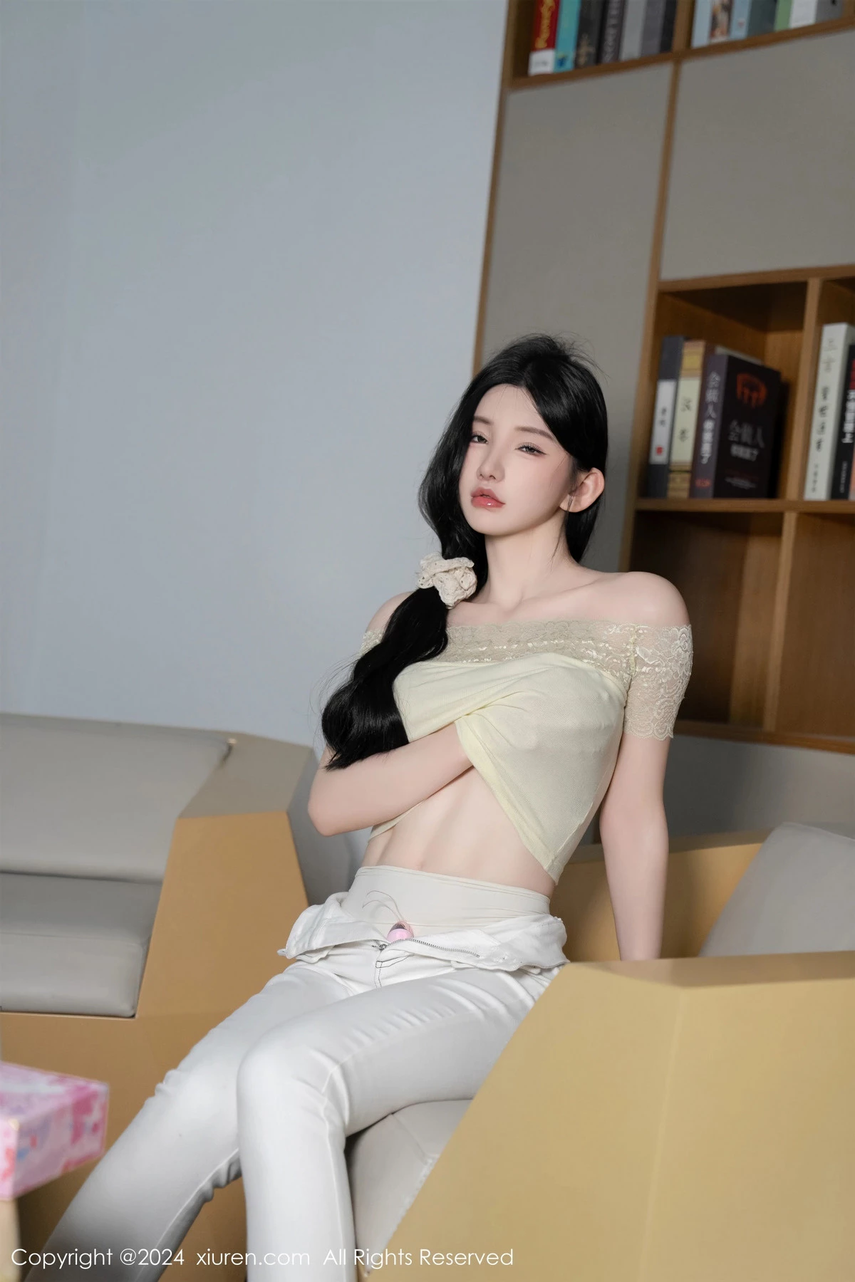 秀人集.com_[XiuRen秀人网]No.8633_女神周于希Sally图书馆场景白色长裤露超薄肉丝秀美腿诱惑写真91P