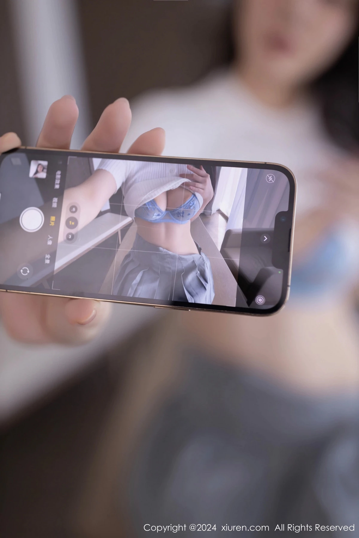 秀人集.com_[XiuRen秀人网]No.8649_模特安然anran性感白色上衣配灰色短裙露蕾丝内衣撩人诱惑写真80P