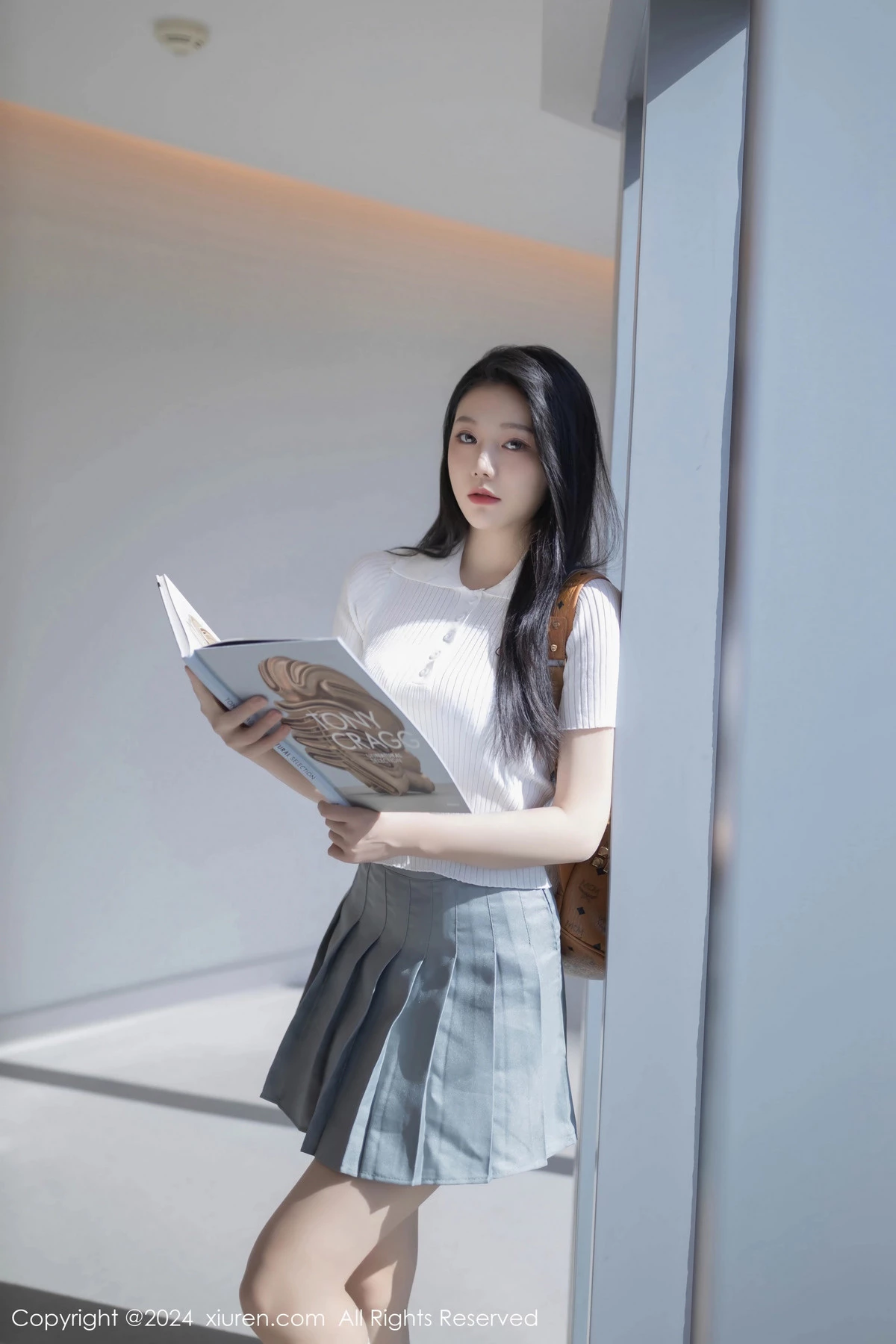 秀人集.com_[XiuRen秀人网]No.8649_模特安然anran性感白色上衣配灰色短裙露蕾丝内衣撩人诱惑写真80P