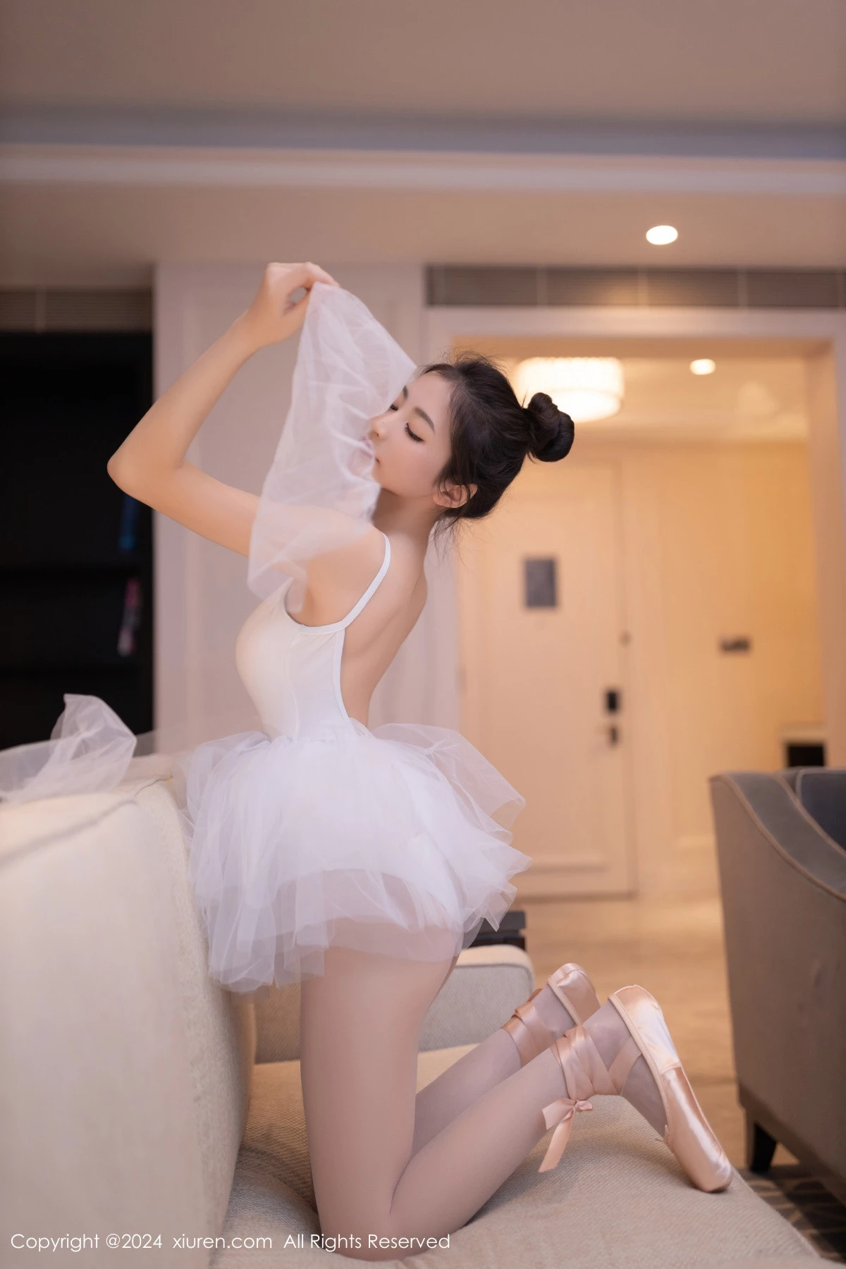 秀人集.com_[XiuRen秀人网]No.8657_模特鱼尾fish私房性感白色芭蕾短裙配白丝袜秀美腿玉足迷人写真80P