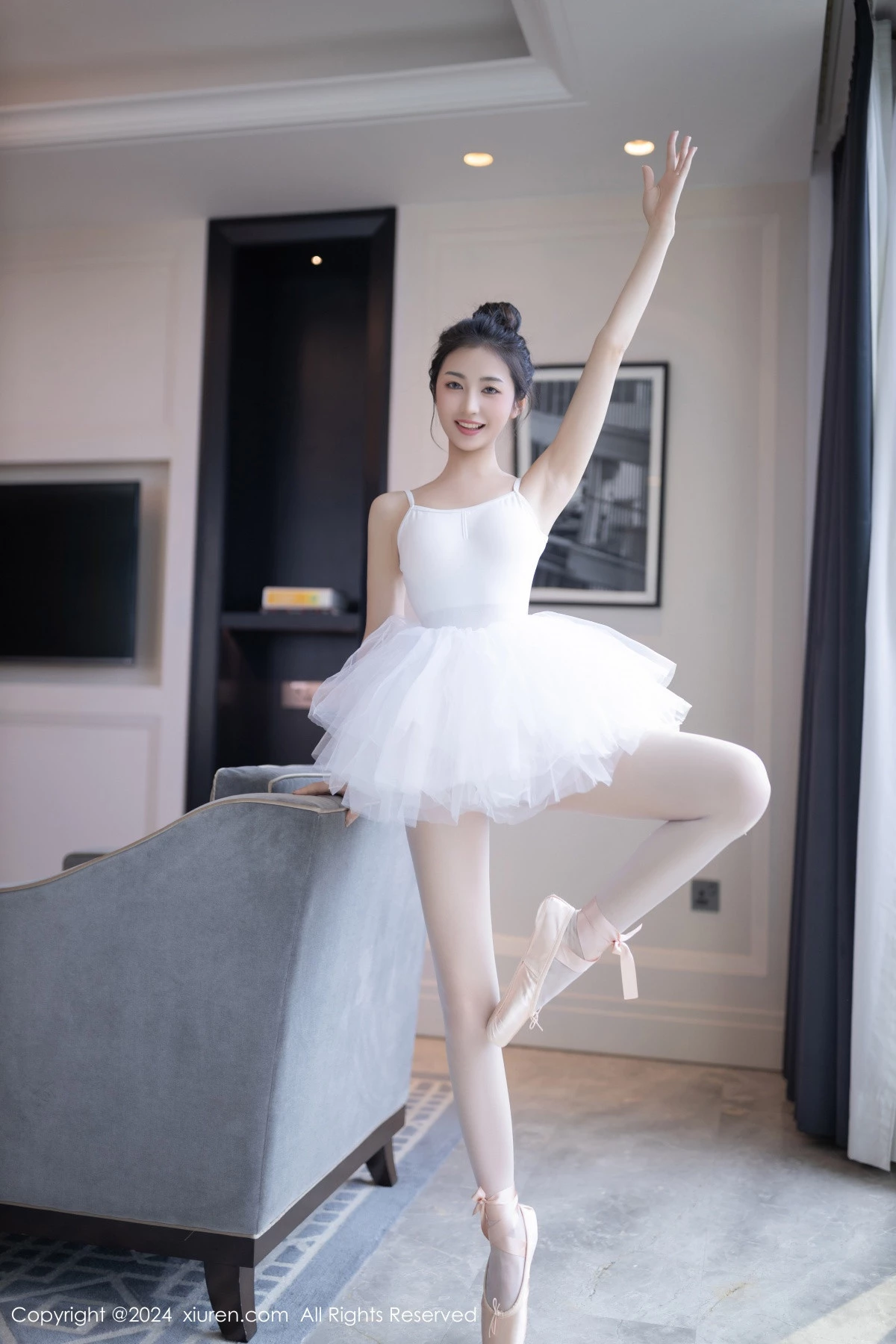 秀人集.com_[XiuRen秀人网]No.8657_模特鱼尾fish私房性感白色芭蕾短裙配白丝袜秀美腿玉足迷人写真80P