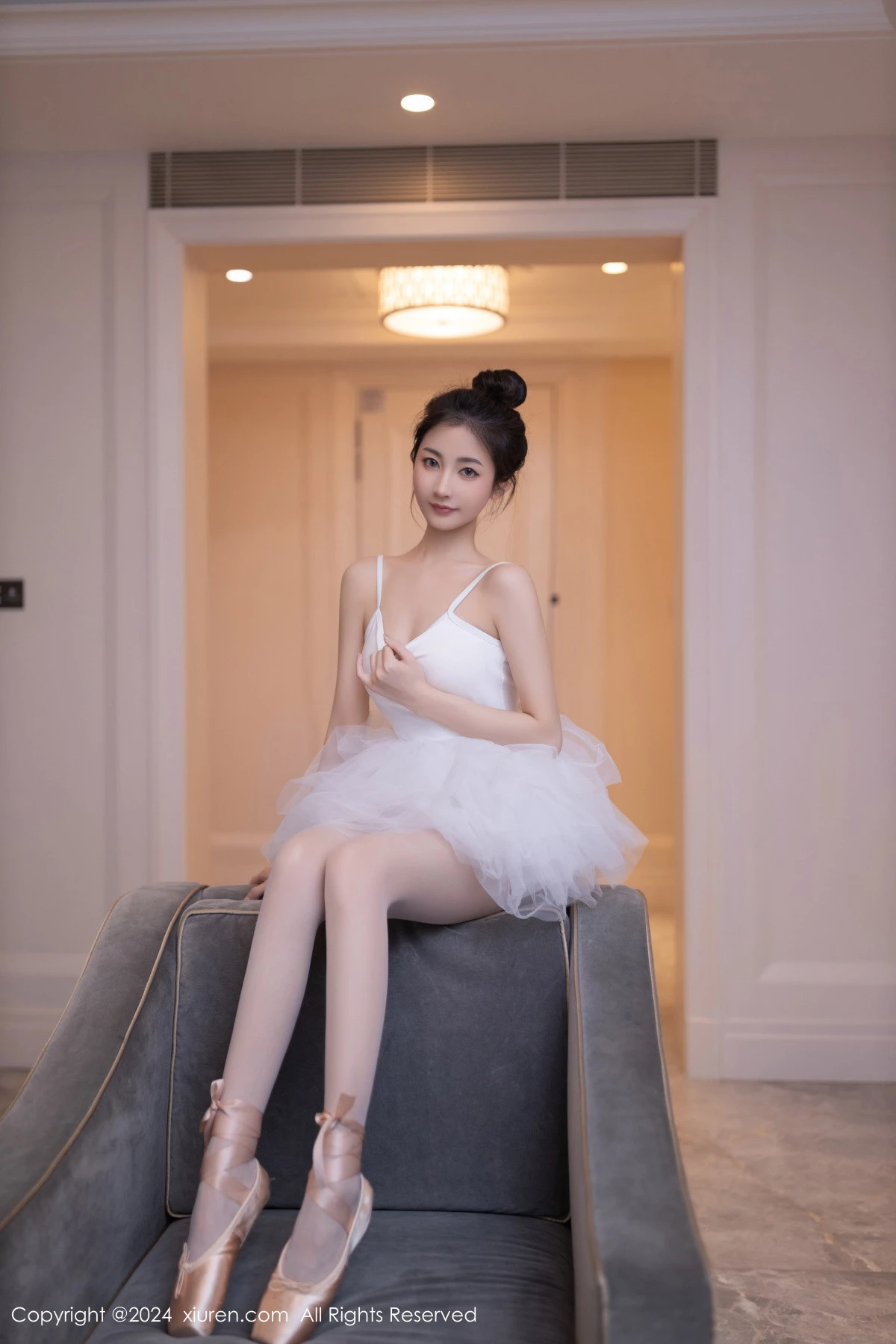 秀人集.com_[XiuRen秀人网]No.8657_模特鱼尾fish私房性感白色芭蕾短裙配白丝袜秀美腿玉足迷人写真80P