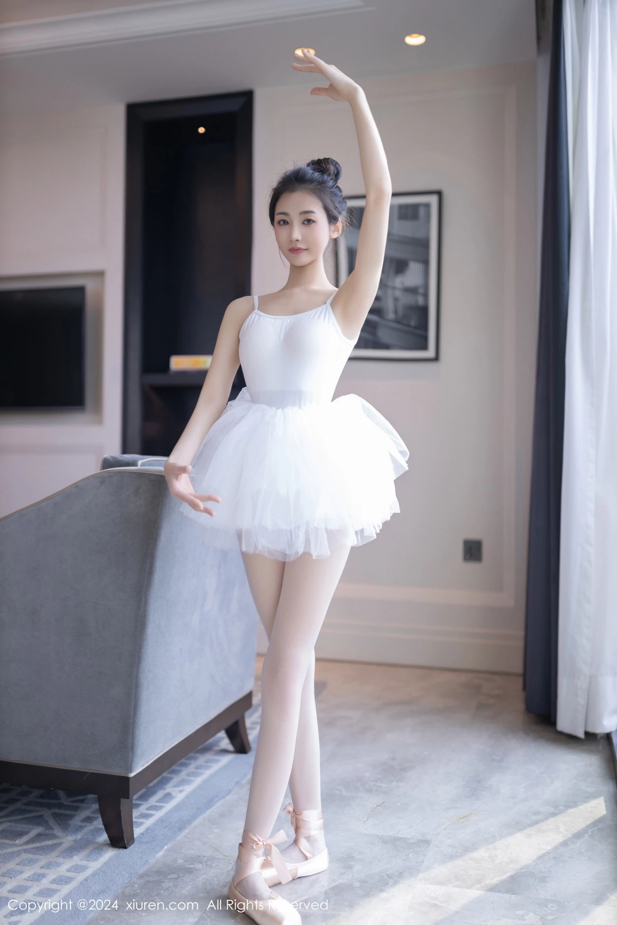 秀人集.com_[XiuRen秀人网]No.8657_模特鱼尾fish私房性感白色芭蕾短裙配白丝袜秀美腿玉足迷人写真80P