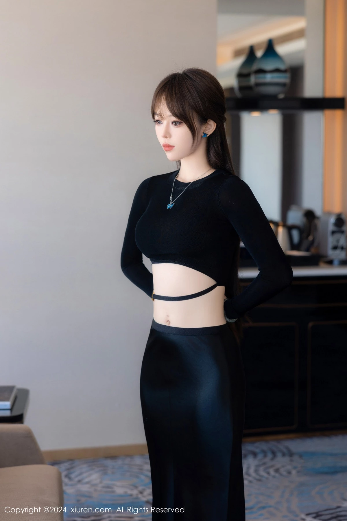 秀人集.com_[XiuRen秀人网]No.8661_模特奶瓶性感黑色上衣配黑色长裙露粉黑内衣秀曼妙身姿诱惑写真83P