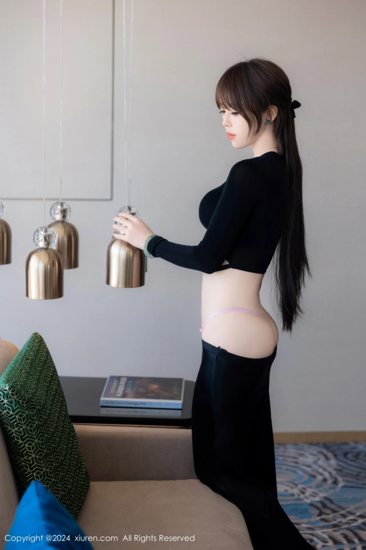 秀人集.com_[XiuRen秀人网]No.8661_模特奶瓶性感黑色上衣配黑色长裙露粉黑内衣秀曼妙身姿诱惑写真83P