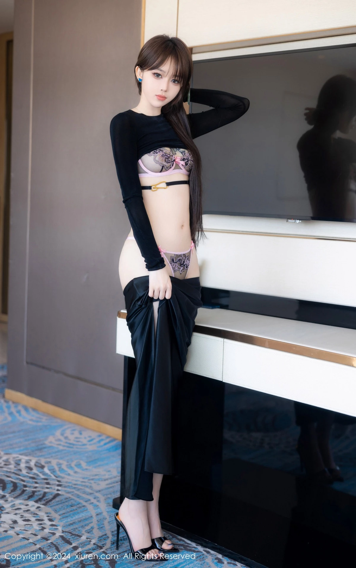 秀人集.com_[XiuRen秀人网]No.8661_模特奶瓶性感黑色上衣配黑色长裙露粉黑内衣秀曼妙身姿诱惑写真83P