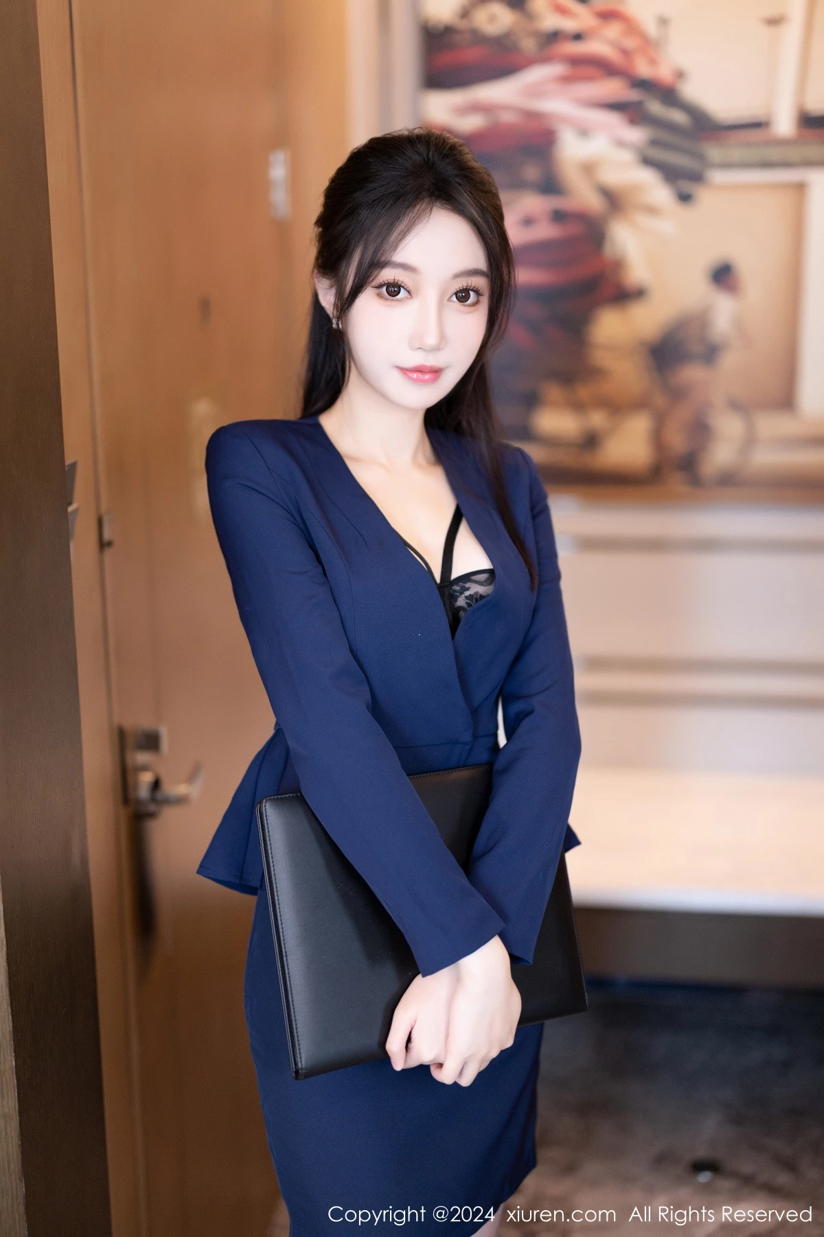 秀人集.com_[XiuRen秀人网]No.8669_模特玥儿玥性感蓝色OL服饰露黑色蕾丝内衣配开档灰丝诱惑写真90P