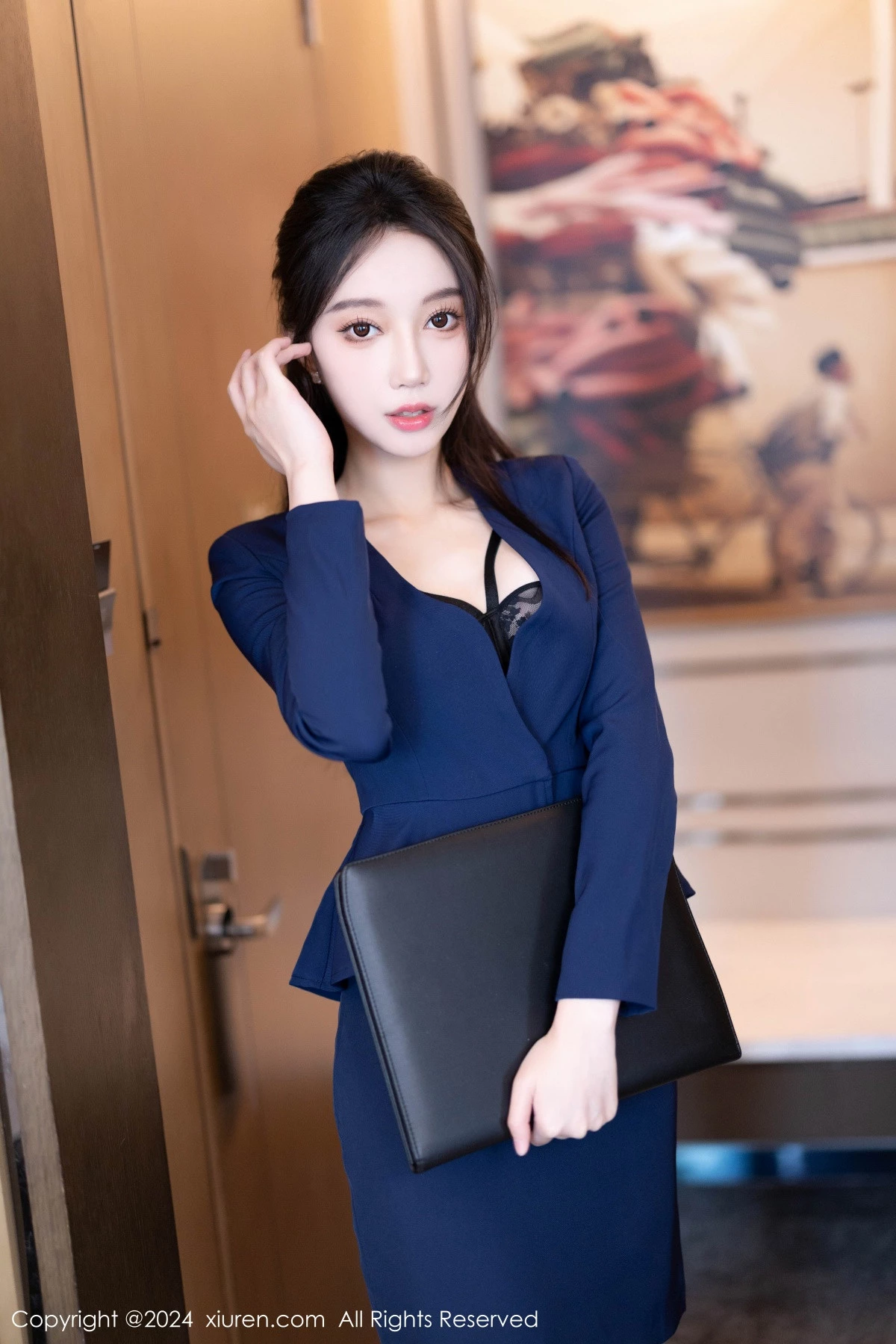 秀人集.com_[XiuRen秀人网]No.8669_模特玥儿玥性感蓝色OL服饰露黑色蕾丝内衣配开档灰丝诱惑写真90P