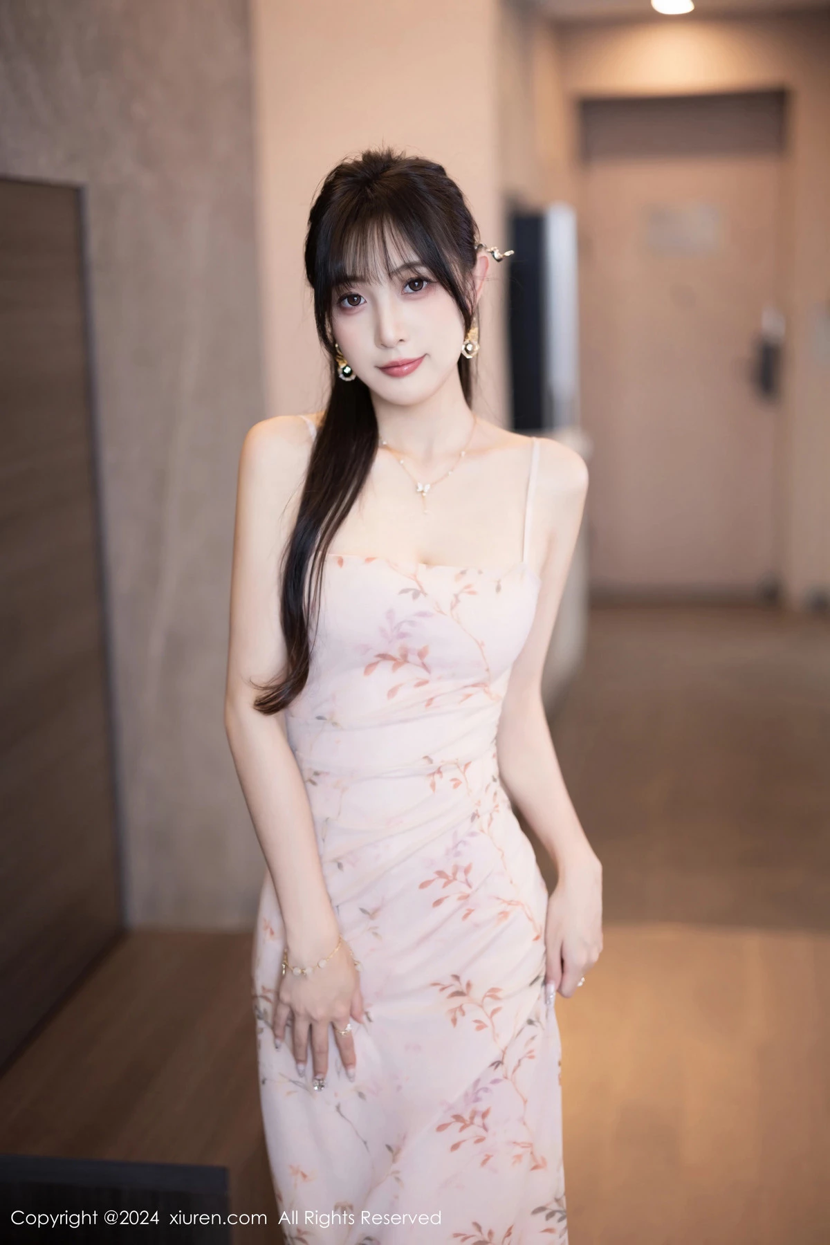 秀人集.com_[XiuRen秀人网]No.8682_模特林星阑性感浅粉色连衣裙+灰色连体内衣秀曼妙身姿诱惑写真82P