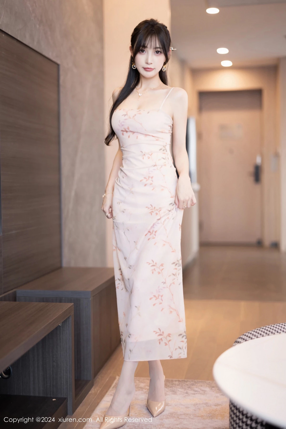 秀人集.com_[XiuRen秀人网]No.8682_模特林星阑性感浅粉色连衣裙+灰色连体内衣秀曼妙身姿诱惑写真82P