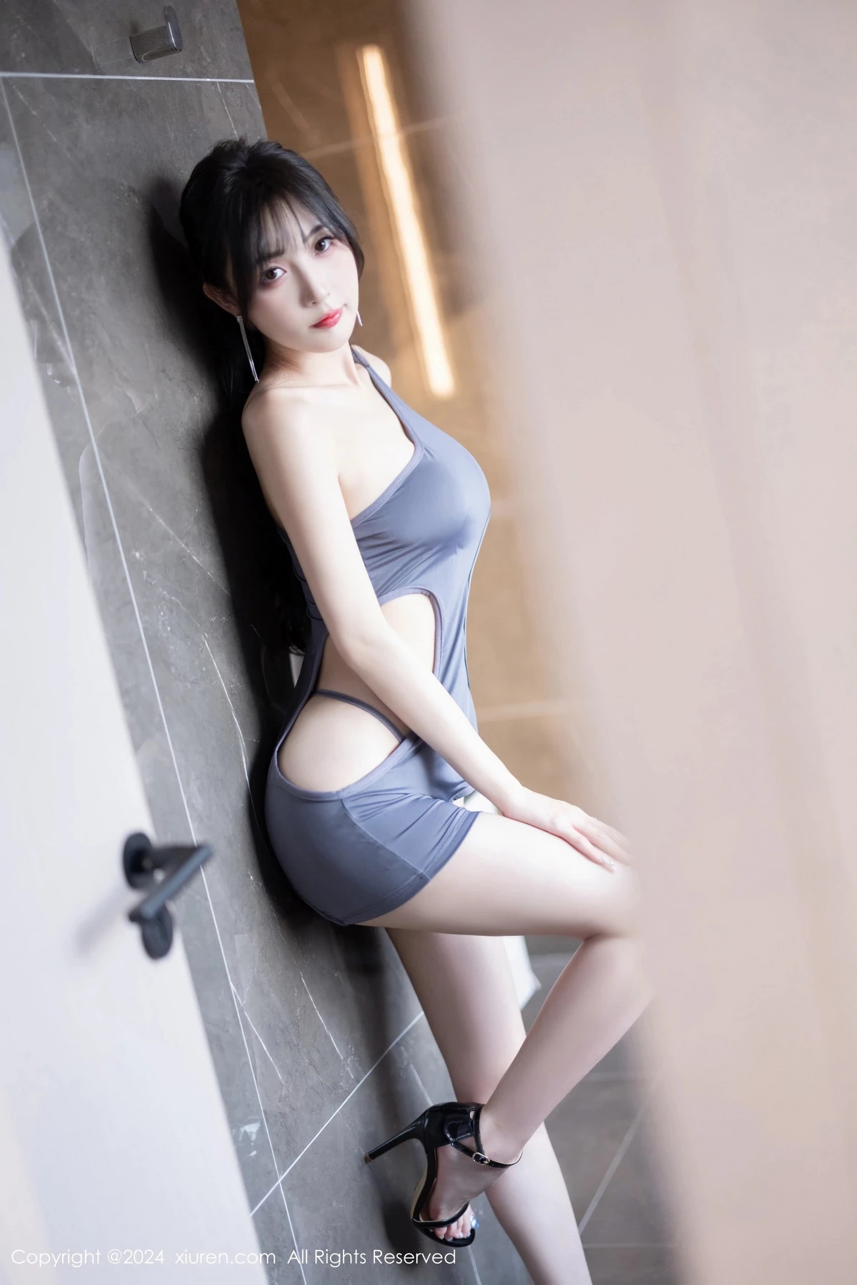 秀人集.com_[XiuRen秀人网]No.8682_模特林星阑性感浅粉色连衣裙+灰色连体内衣秀曼妙身姿诱惑写真82P
