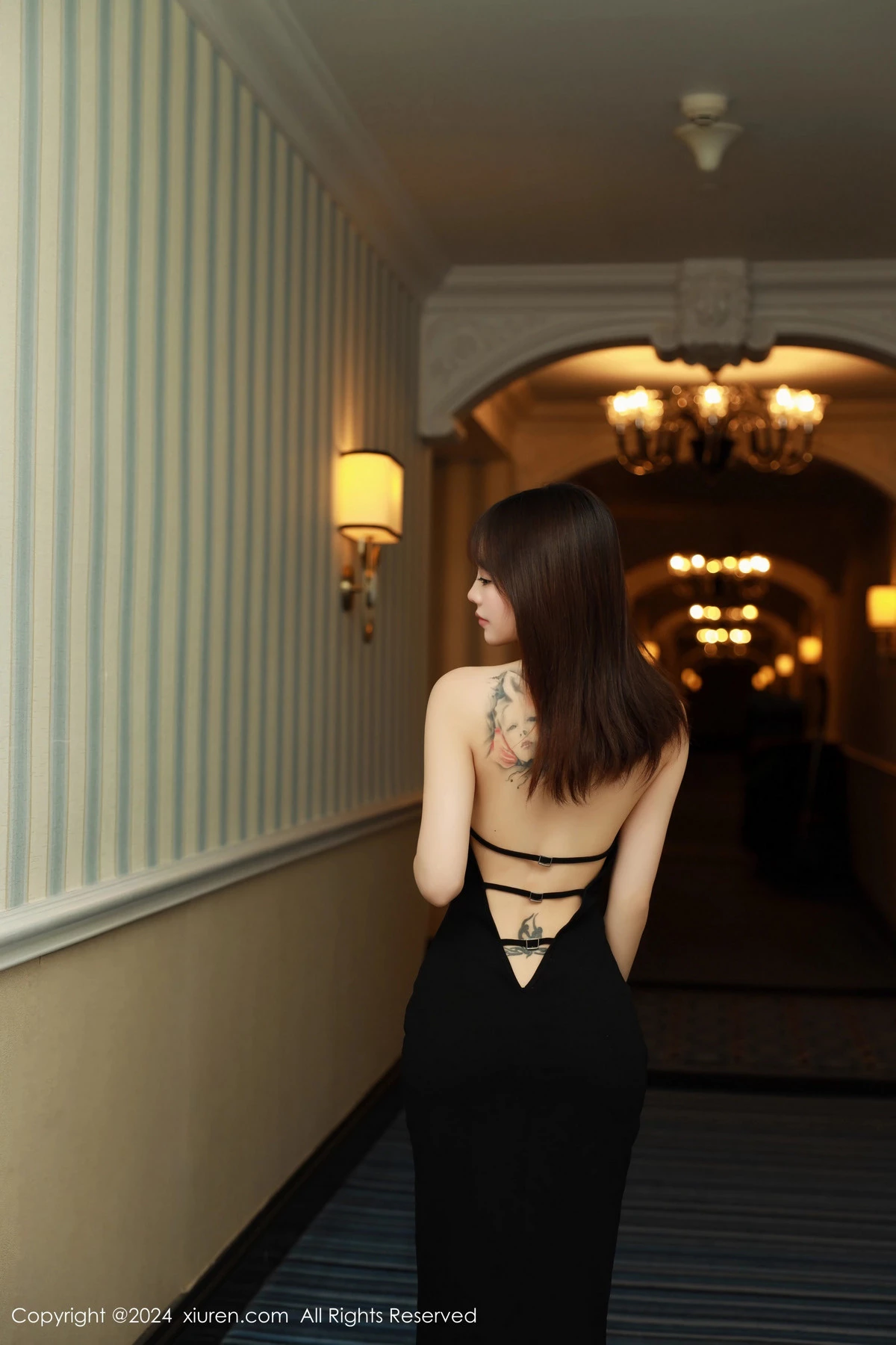 秀人集.com_[XiuRen秀人网]No.8685_模特佘贝拉Bella性感白色连衣裙配珍珠情趣内衣秀完美身材写真65P