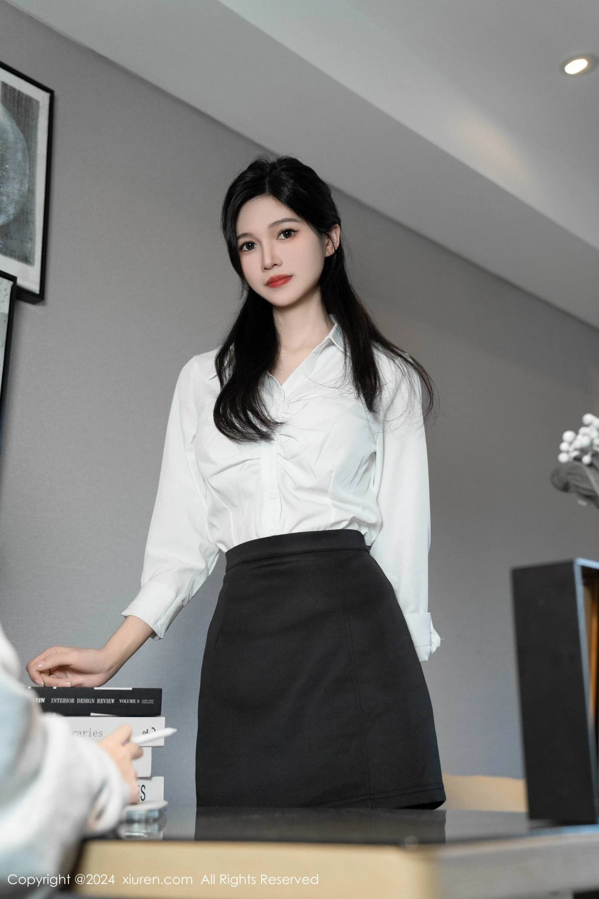 秀人集.com_[XiuRen秀人网]No.8697_模特程程程性感OL服饰露紫色内衣配黑丝袜秀苗条身材迷人写真93P