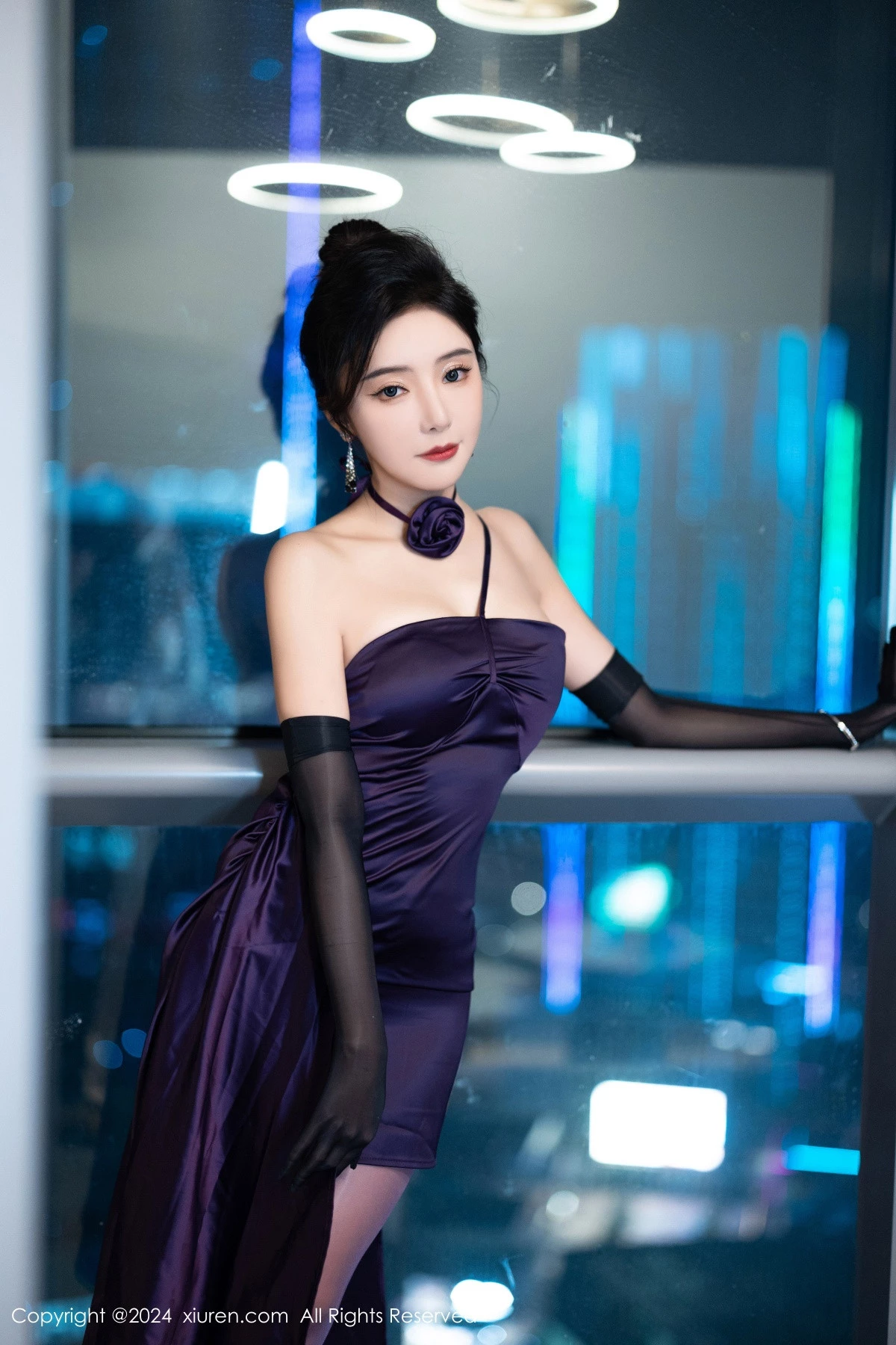 秀人集.com_[XiuRen秀人网]No.8698_女神王馨瑶yanni性感紫色露肩连衣裙配紫丝袜秀完美身材诱惑写真80P