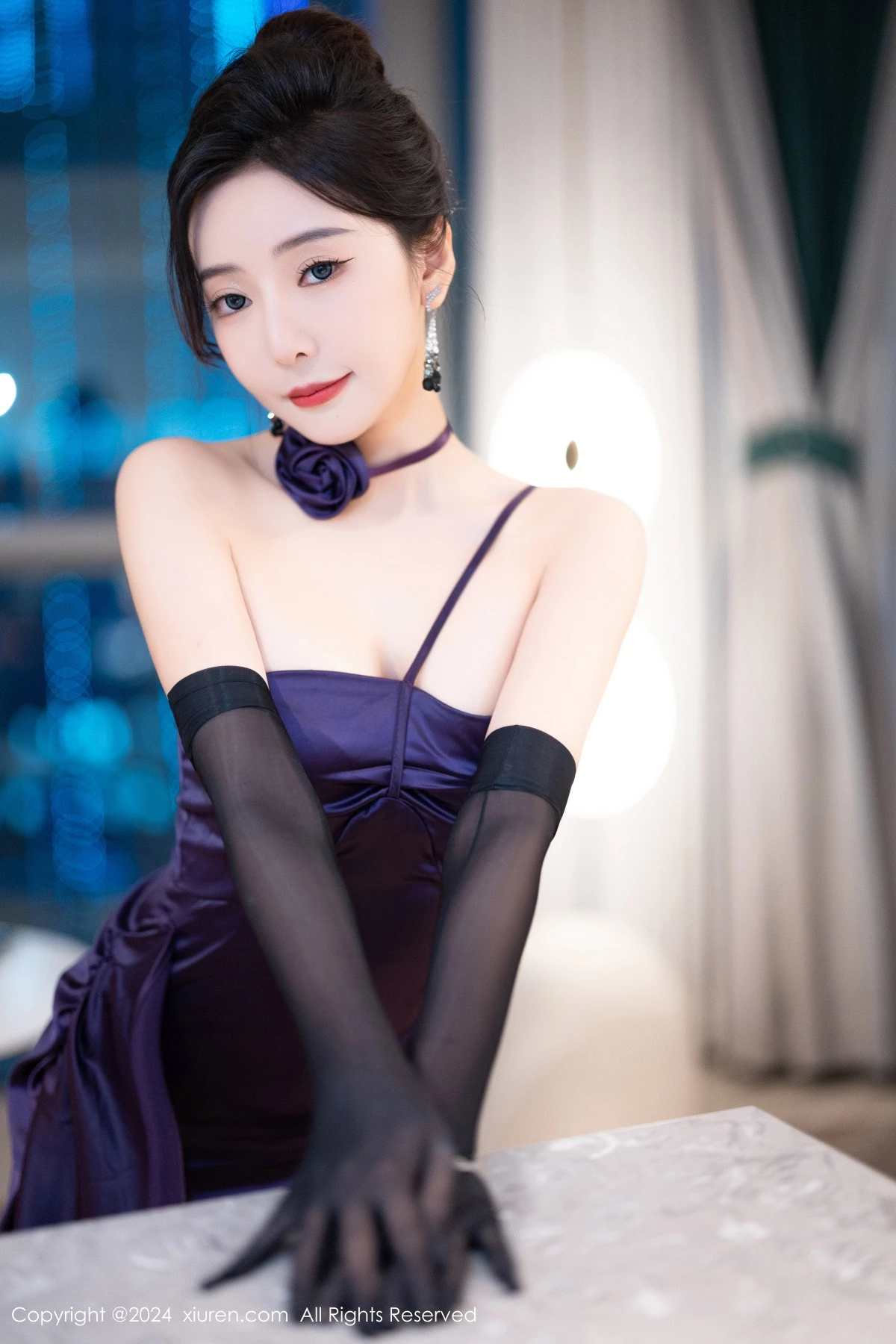 秀人集.com_[XiuRen秀人网]No.8698_女神王馨瑶yanni性感紫色露肩连衣裙配紫丝袜秀完美身材诱惑写真80P