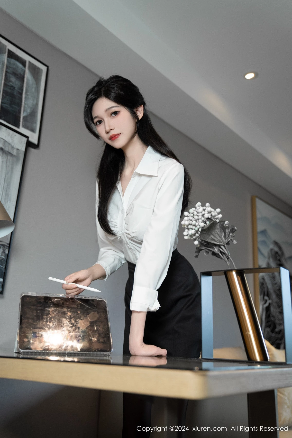 秀人集.com_[XiuRen秀人网]No.8697_模特程程程性感OL服饰露紫色内衣配黑丝袜秀苗条身材迷人写真93P