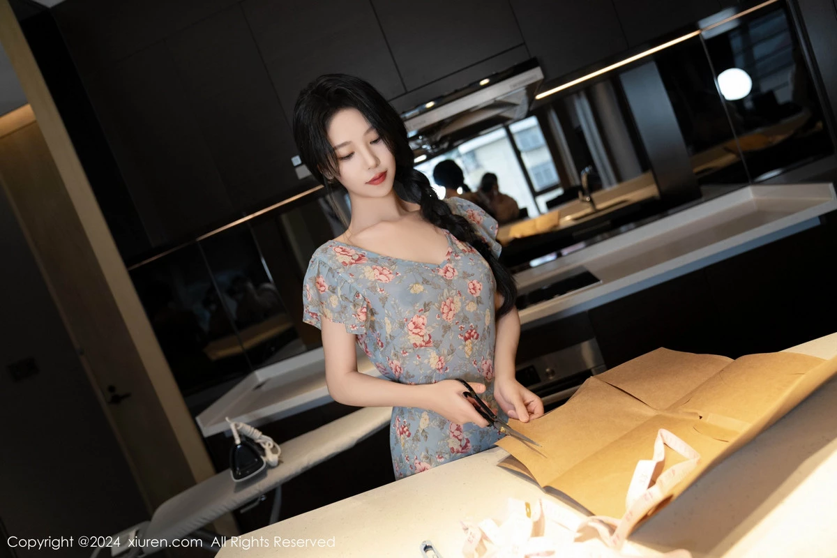 秀人集.com_[XiuRen秀人网]No.8704_模特利世性感花纹图案连衣短裙配超薄肉丝秀曼妙身姿诱惑写真80P