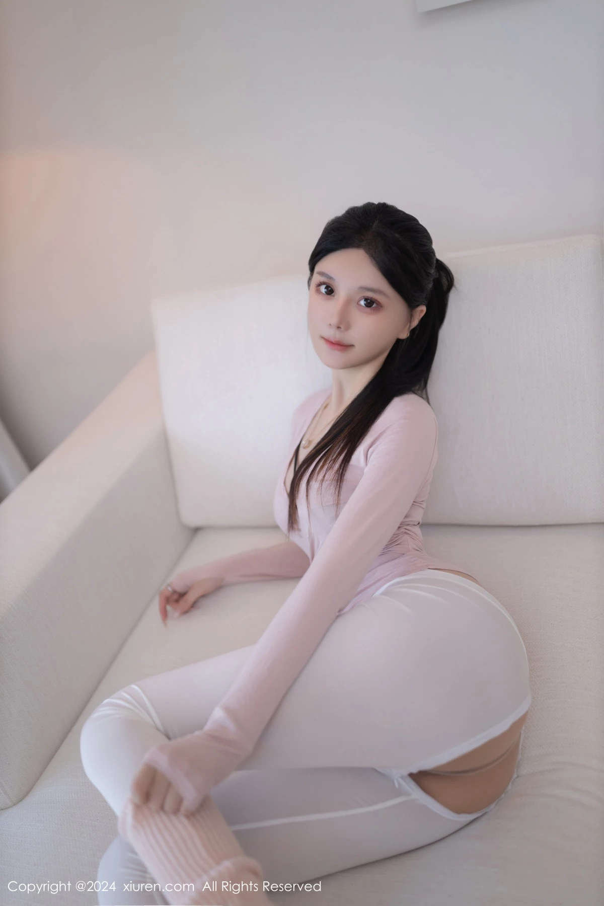 秀人集.com_[XiuRen秀人网]No.8705_模特幼幼性感浅粉色瑜伽服配露臀白长裤紧身秀完美身材诱惑写真81P