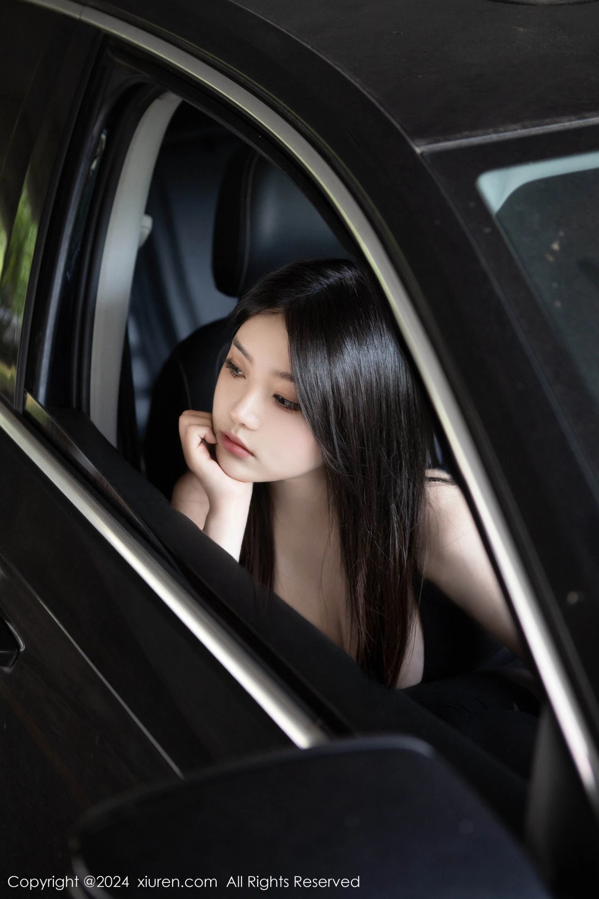 秀人集.com_[XiuRen秀人网]No.8708_模特豆瓣酱车内场景性感薄透连体黑丝秀丰满身材惹火诱惑写真104P